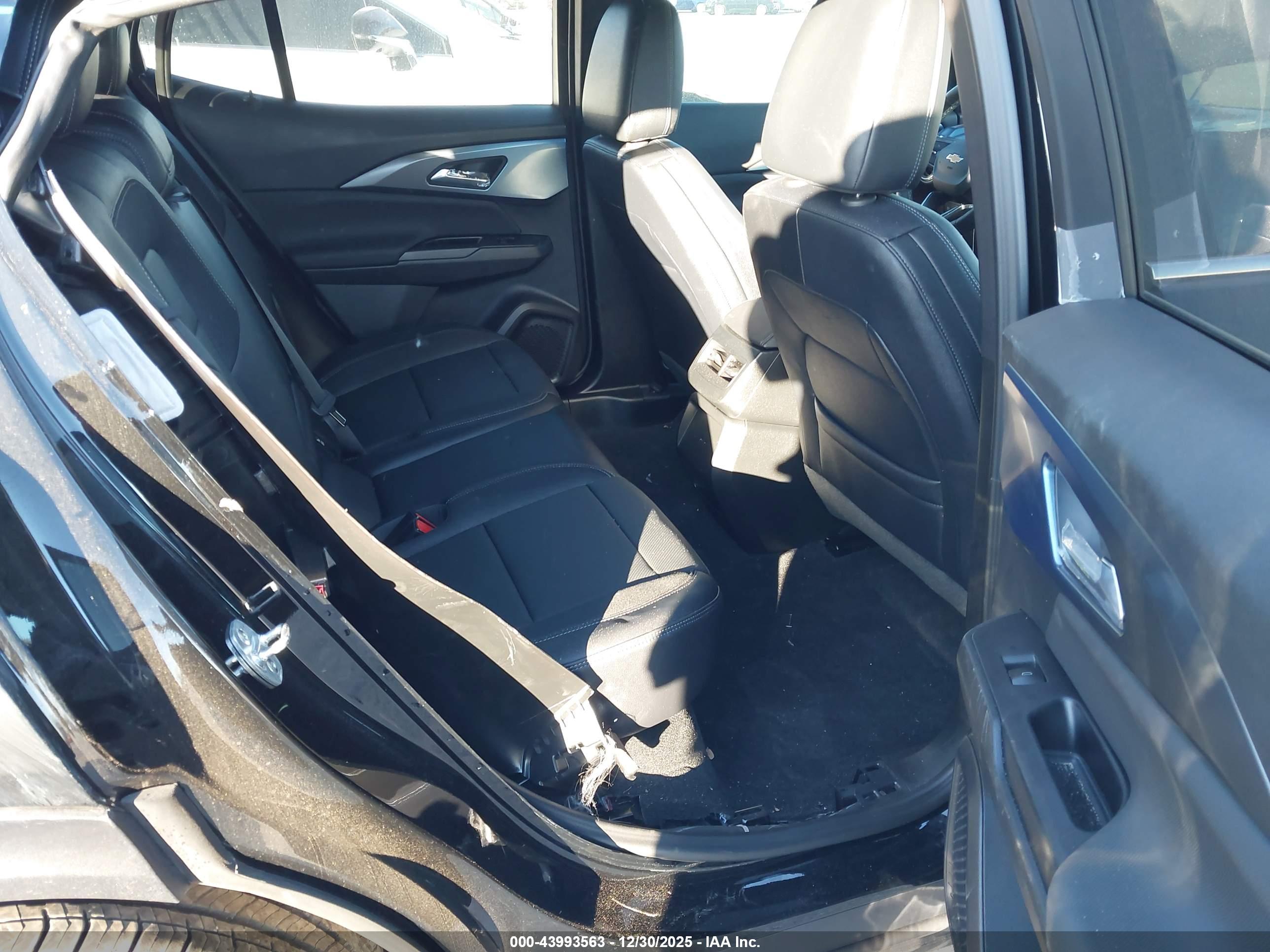 CHEVROLET EQUINOX image 8