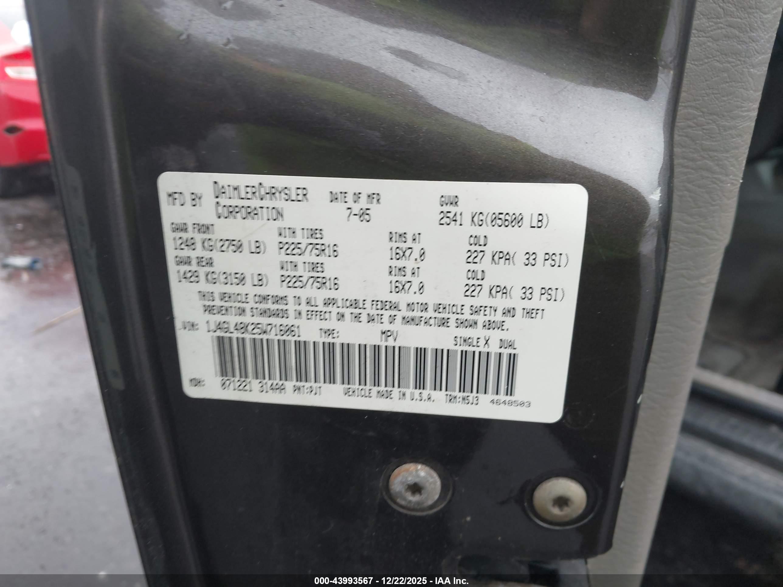 JEEP LIBERTY image 9