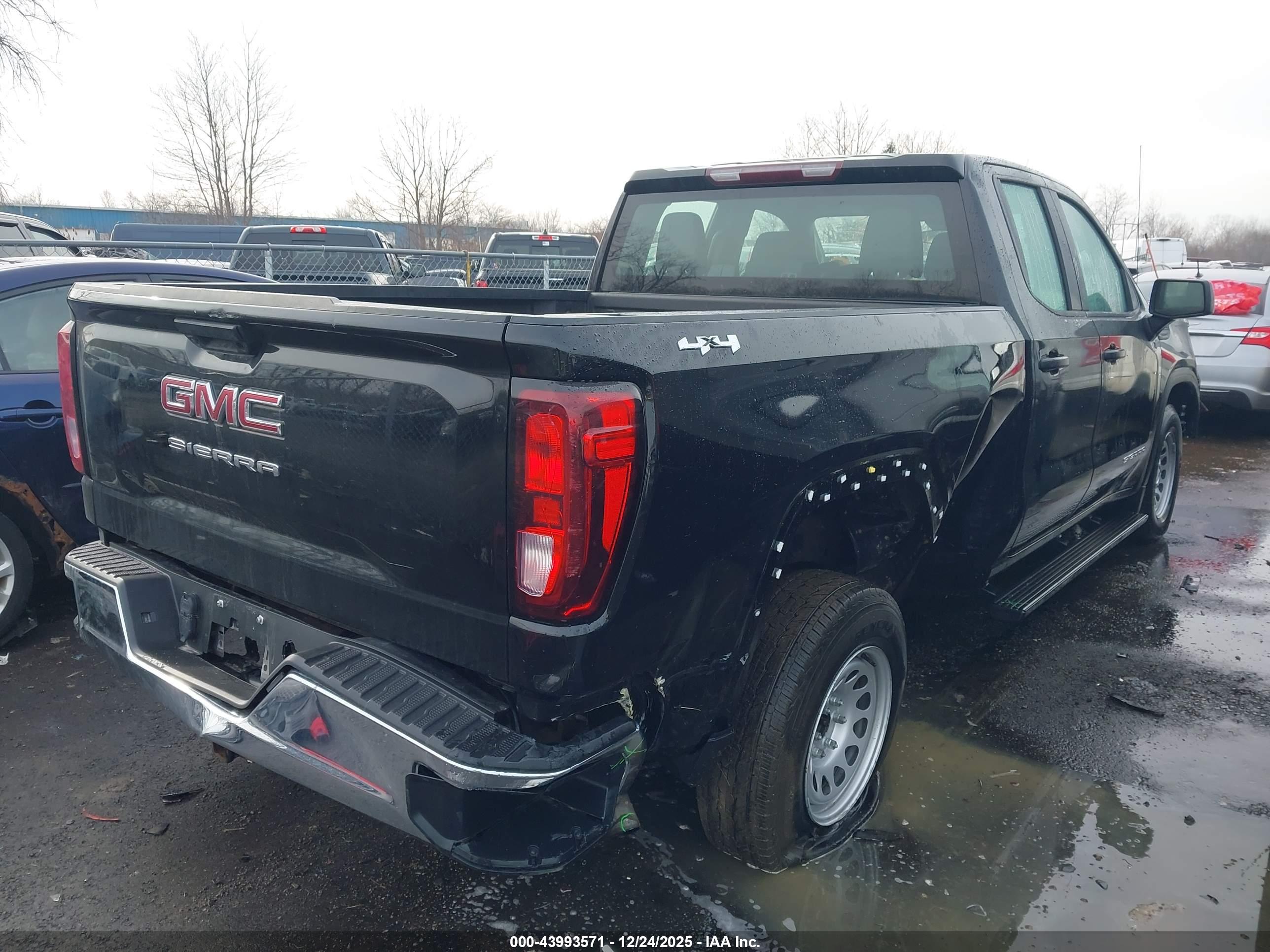 GMC SIERRA image 4