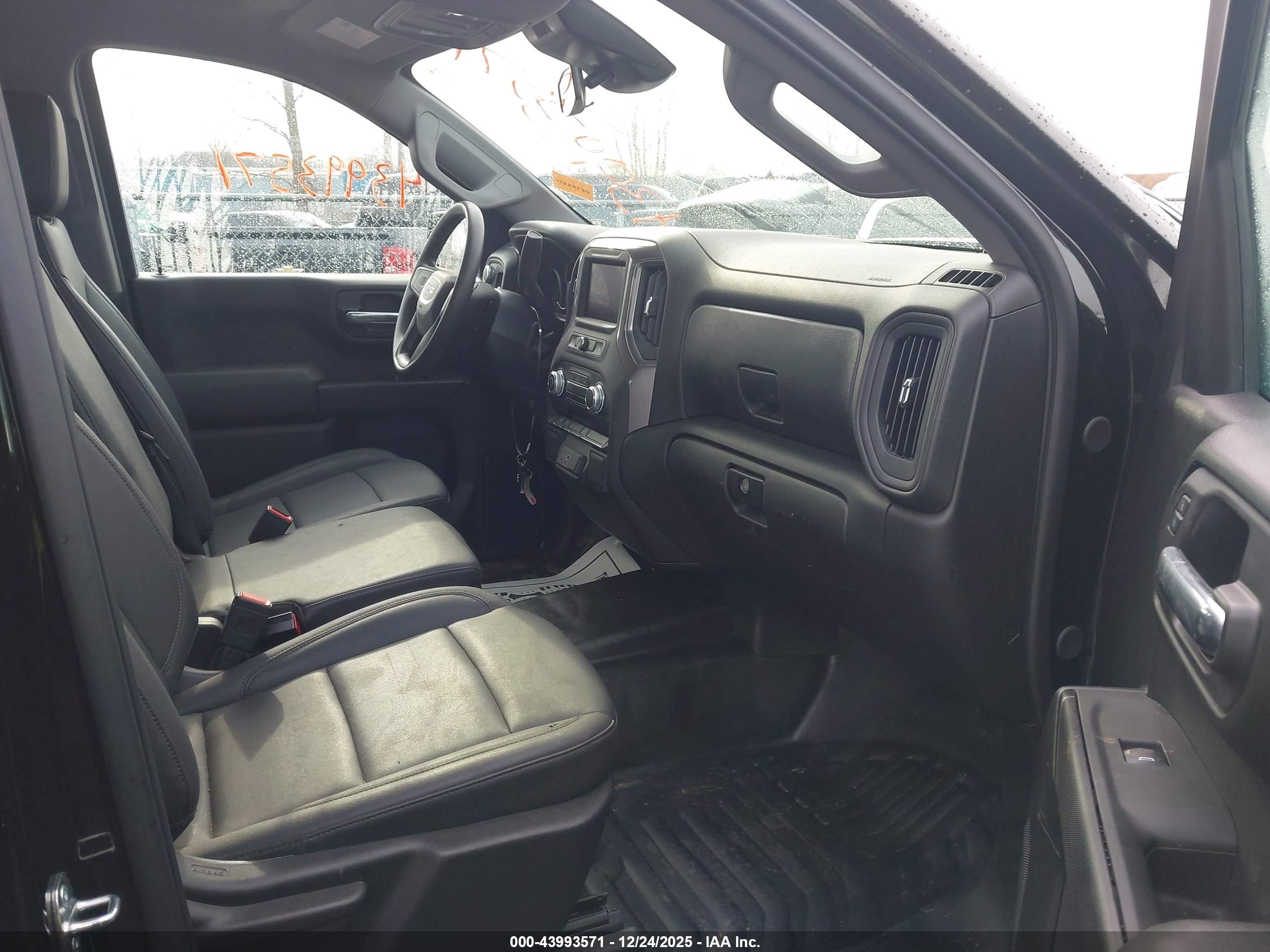 GMC SIERRA image 5