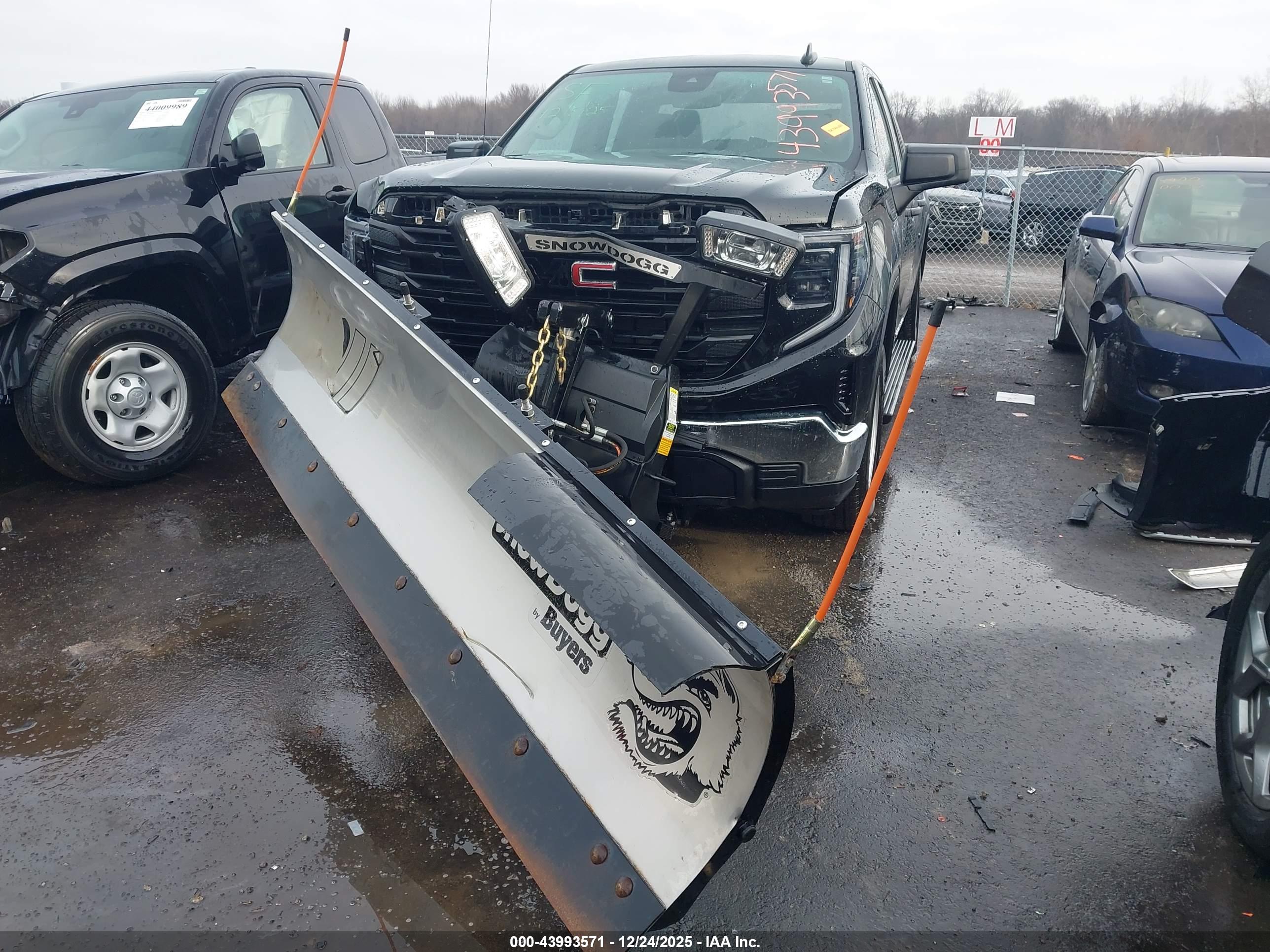 GMC SIERRA image 6