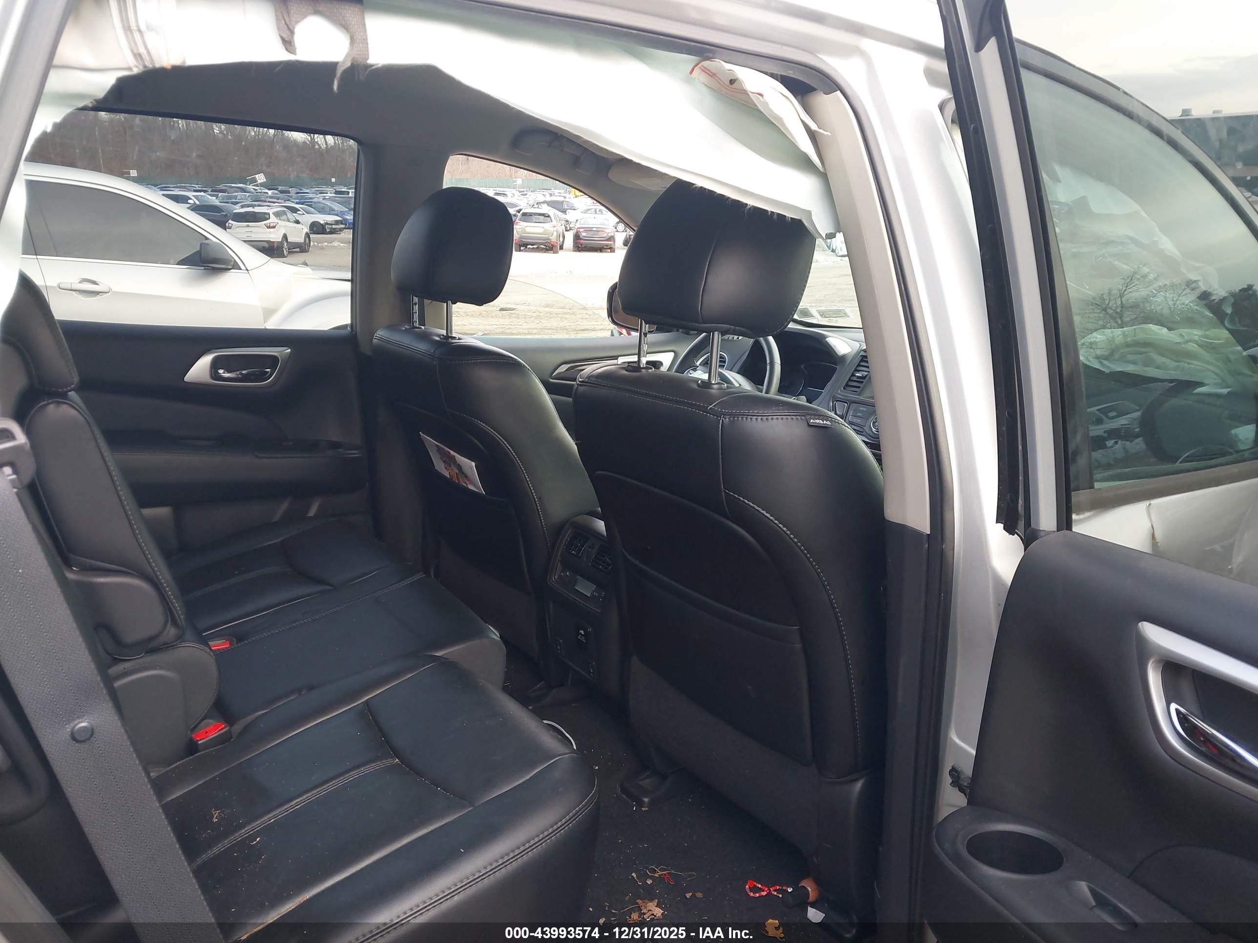 NISSAN PATHFINDER image 8