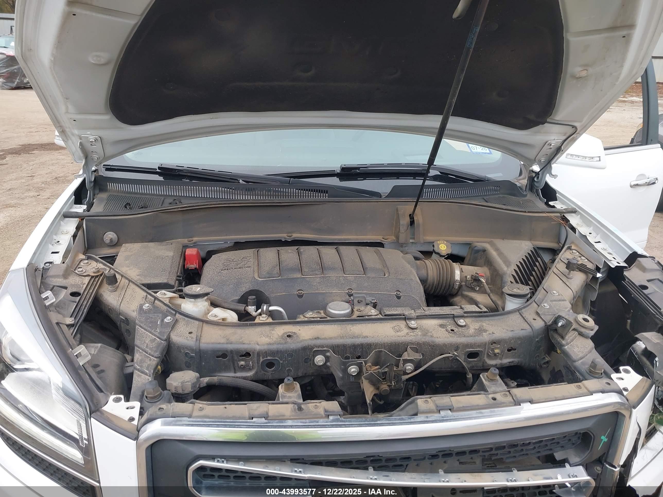 GMC ACADIA image 10