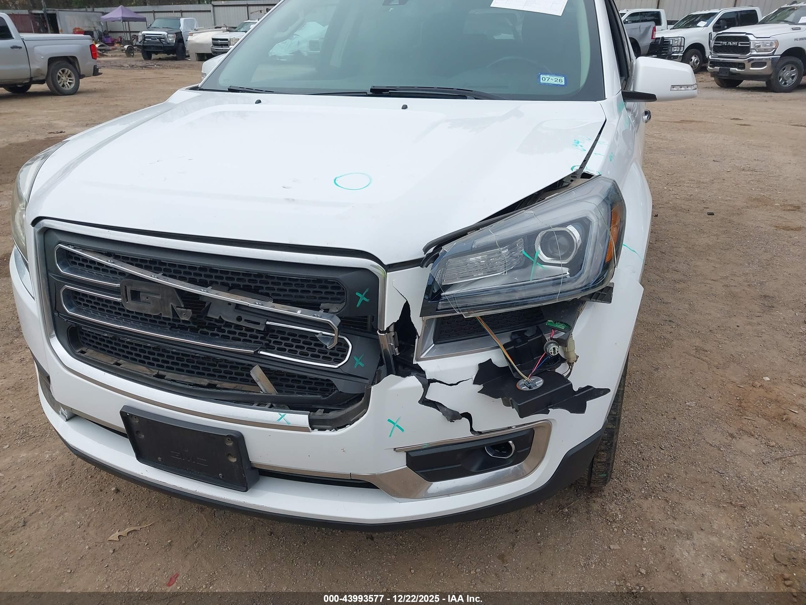 GMC ACADIA image 6