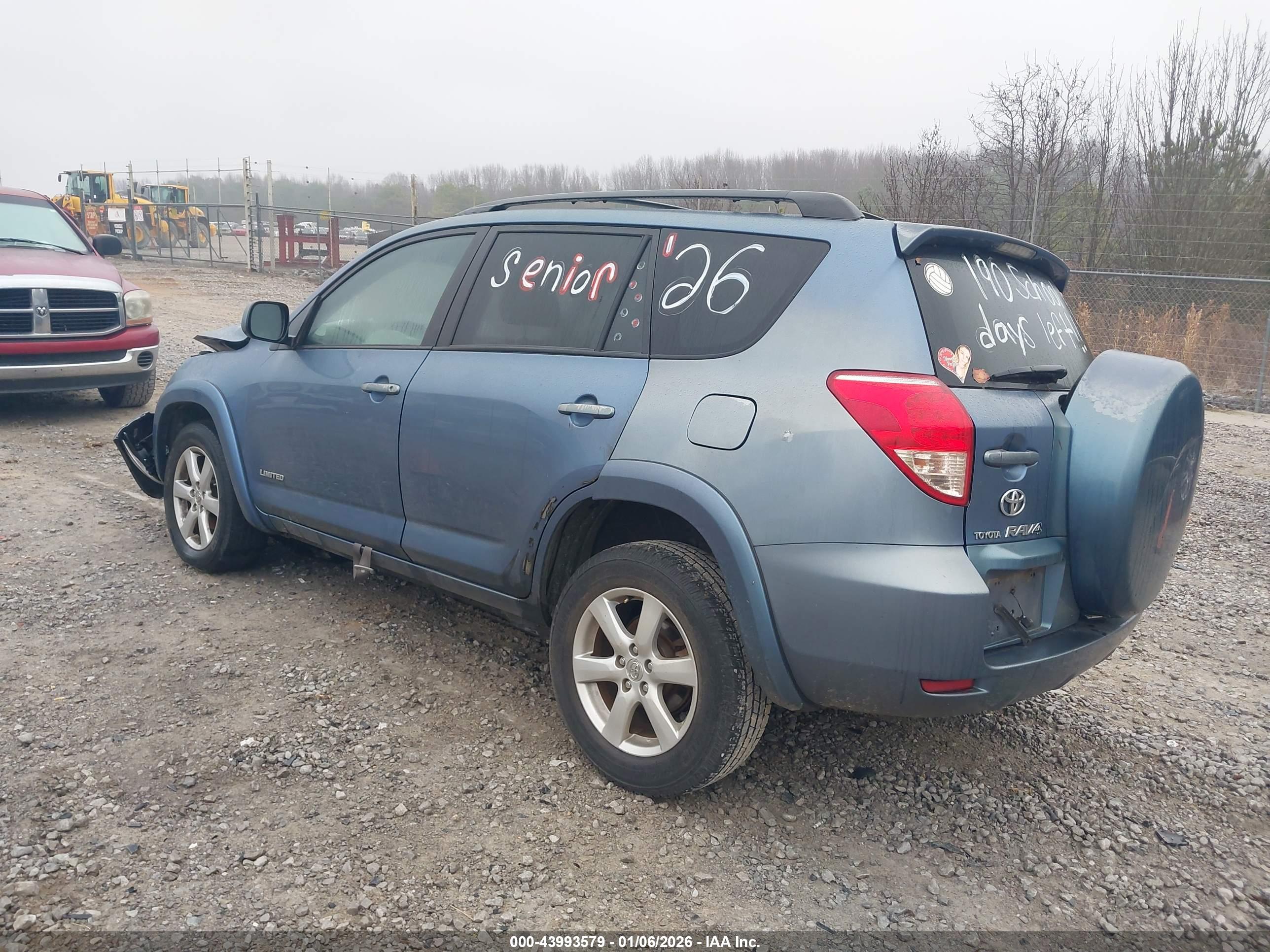 TOYOTA RAV4 image 3
