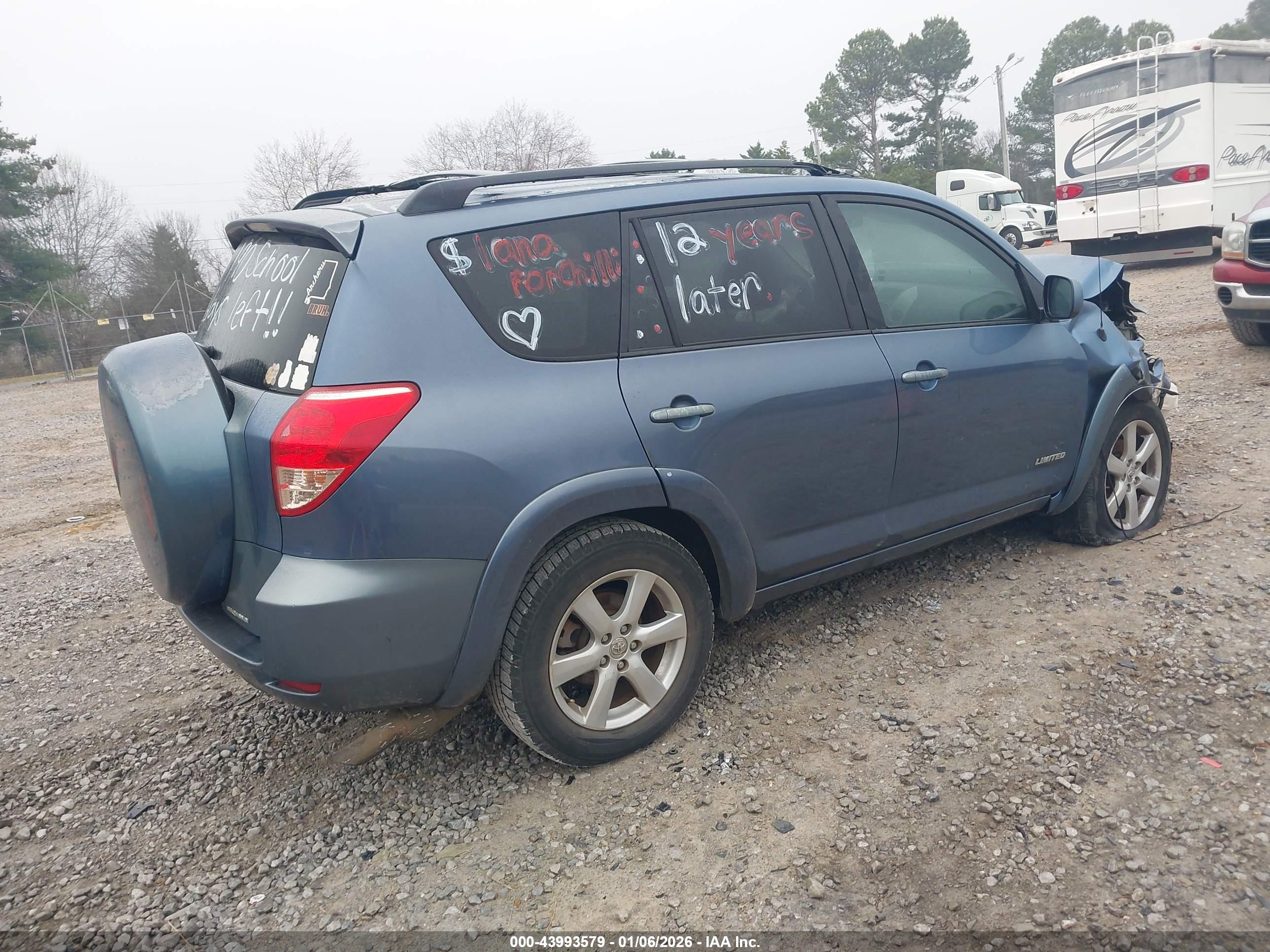 TOYOTA RAV4 image 4