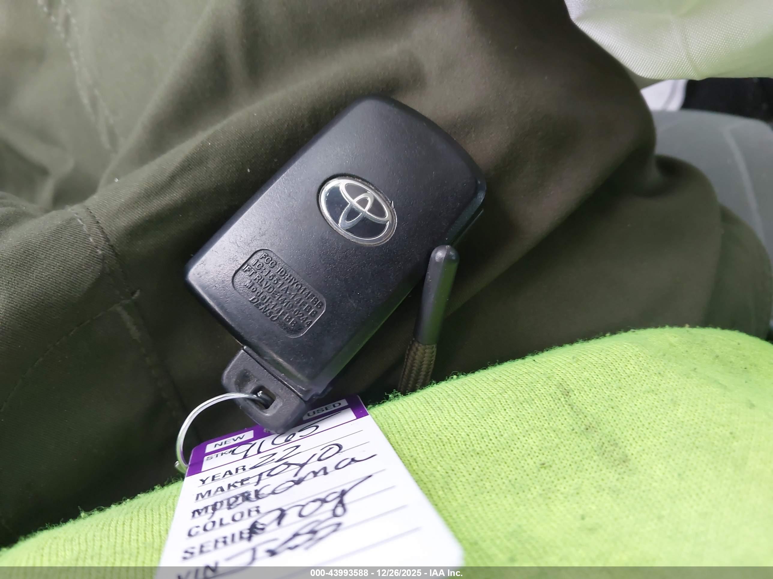 TOYOTA TACOMA image 11