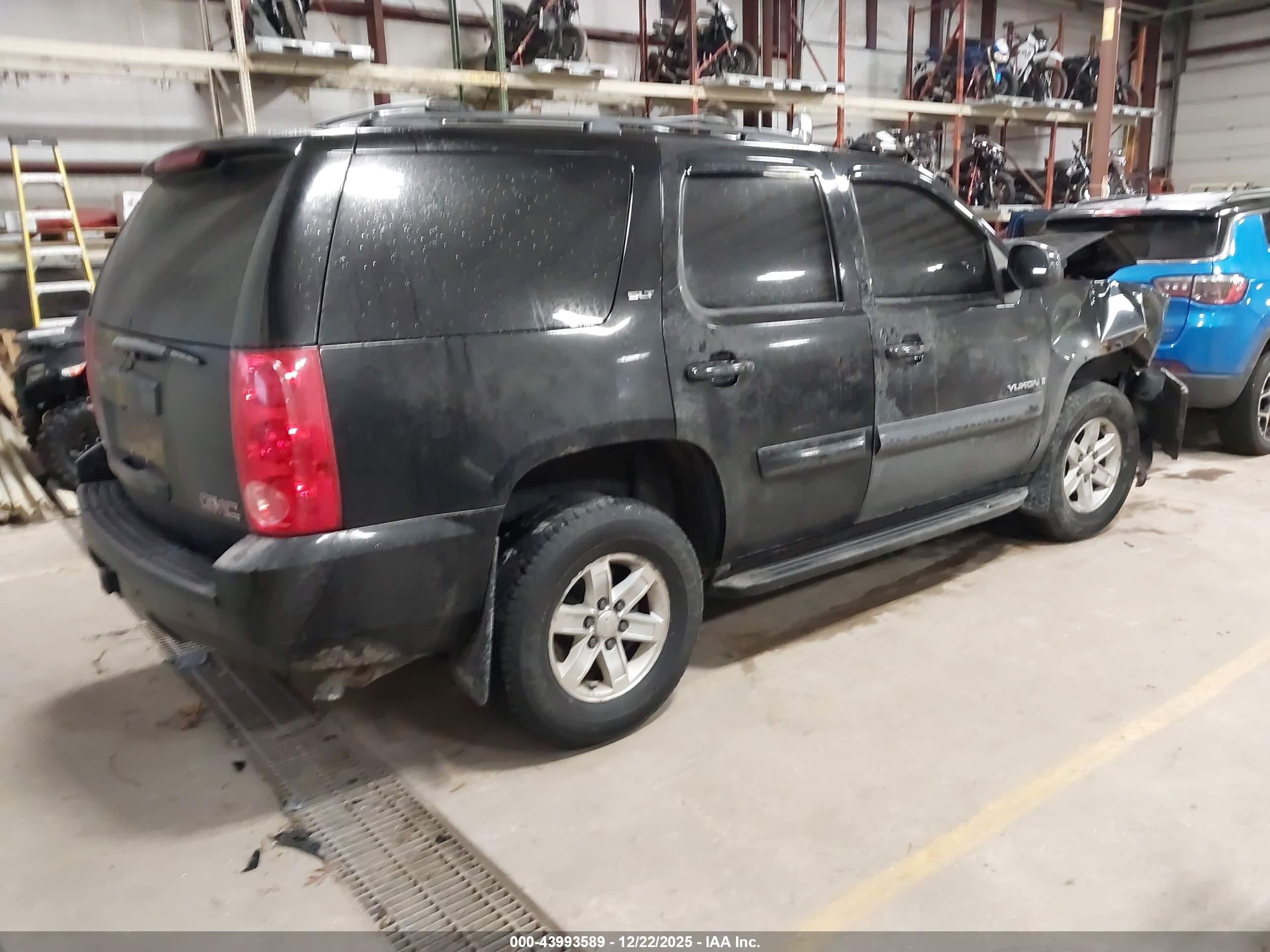 GMC YUKON image 4