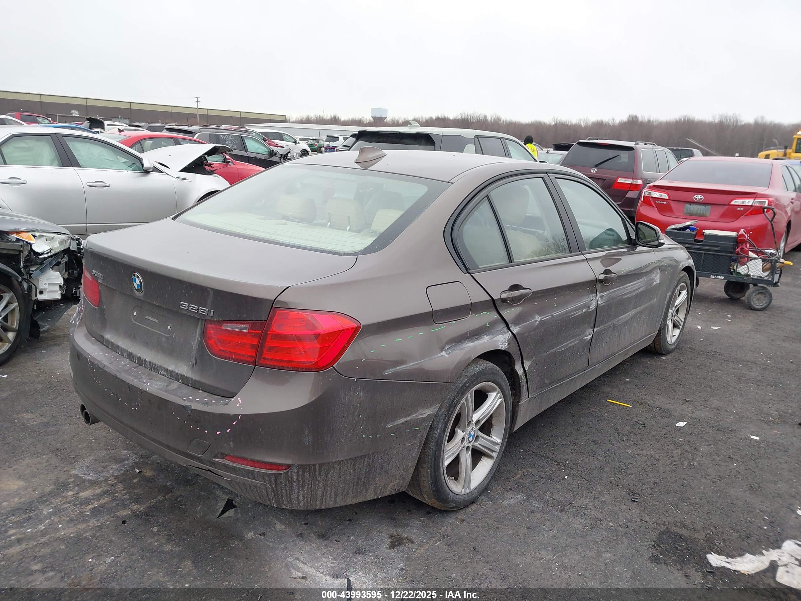 BMW 328I image 4