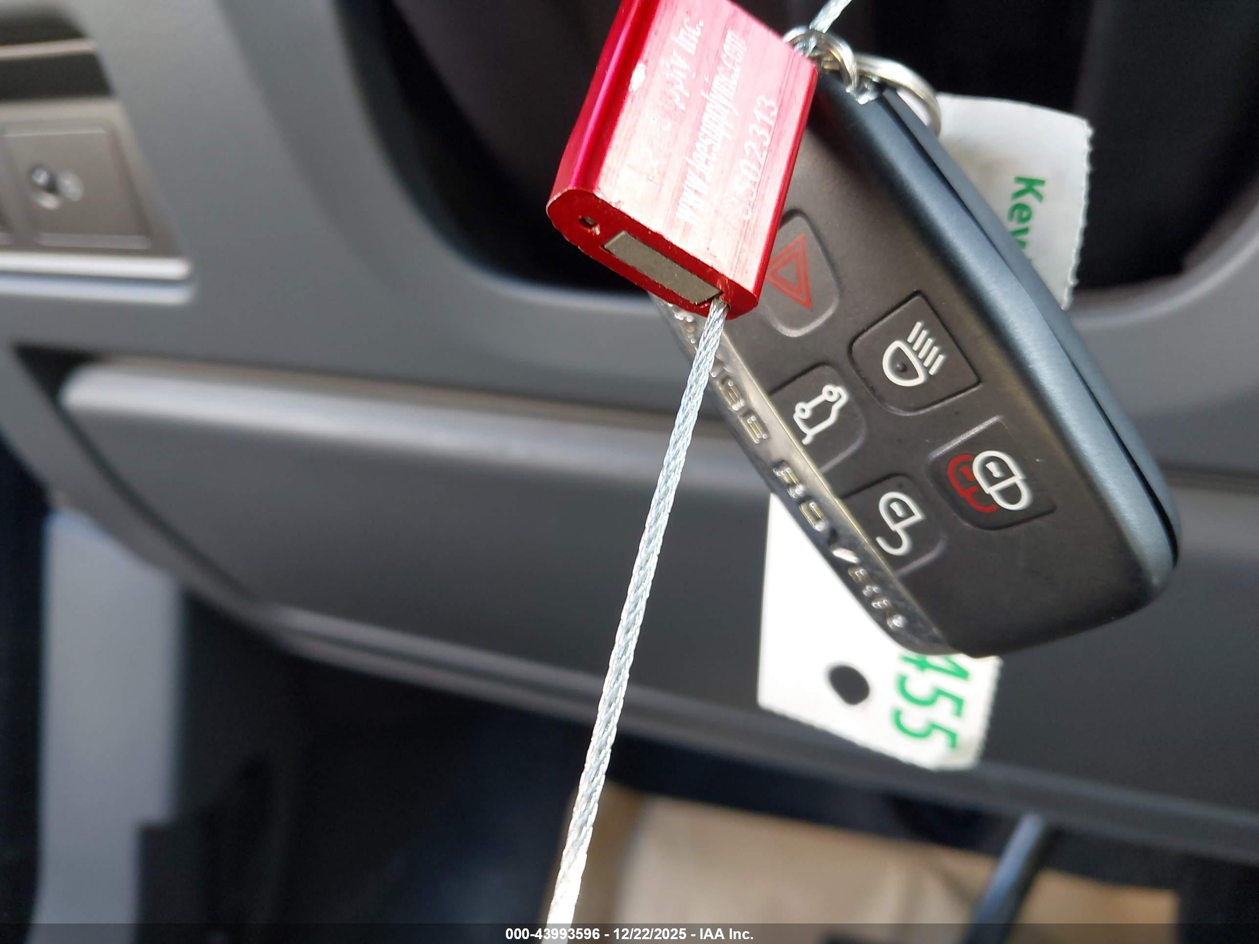 LAND ROVER image 11