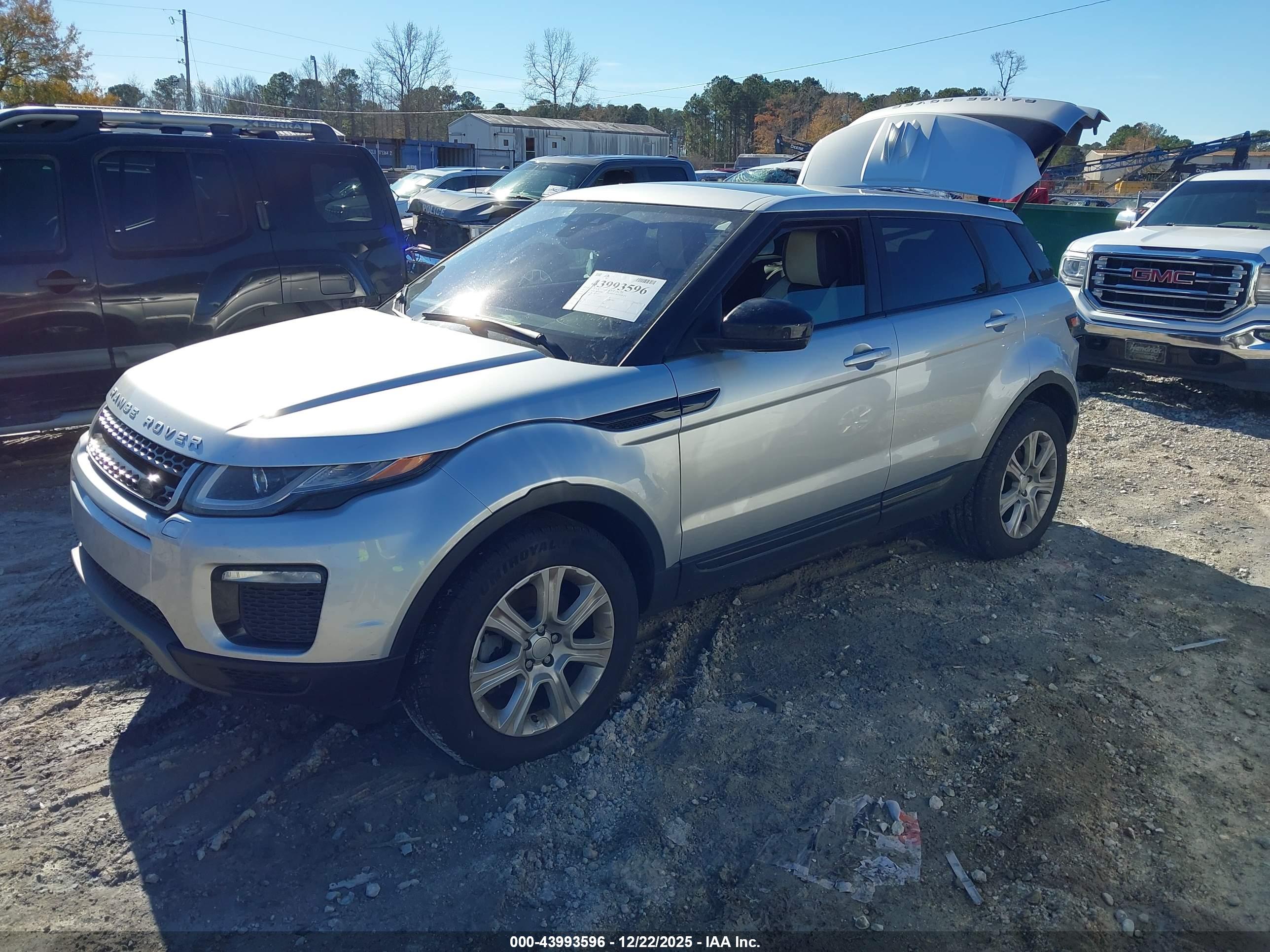 LAND ROVER image 2