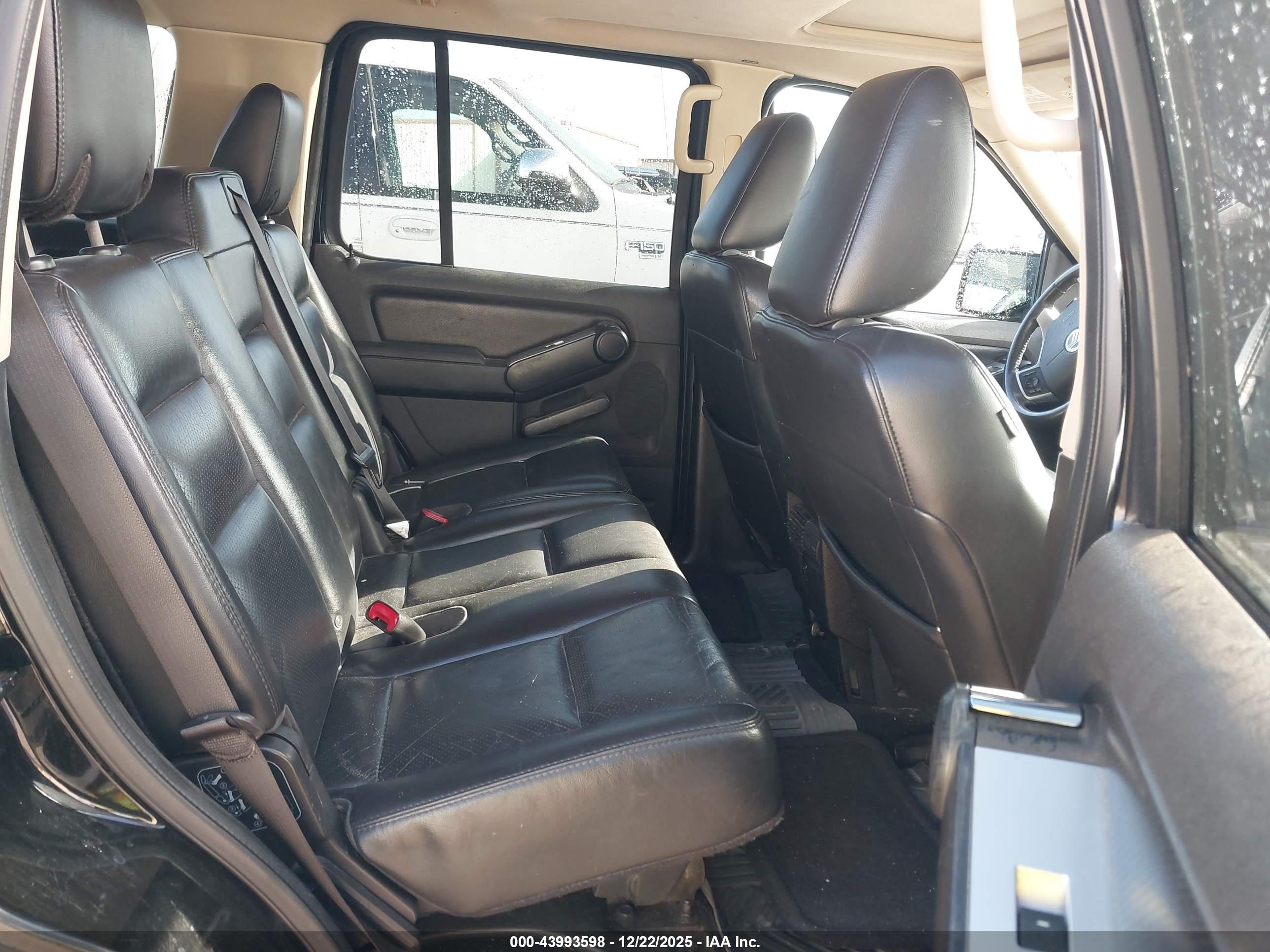 MERCURY MOUNTAINEER image 8
