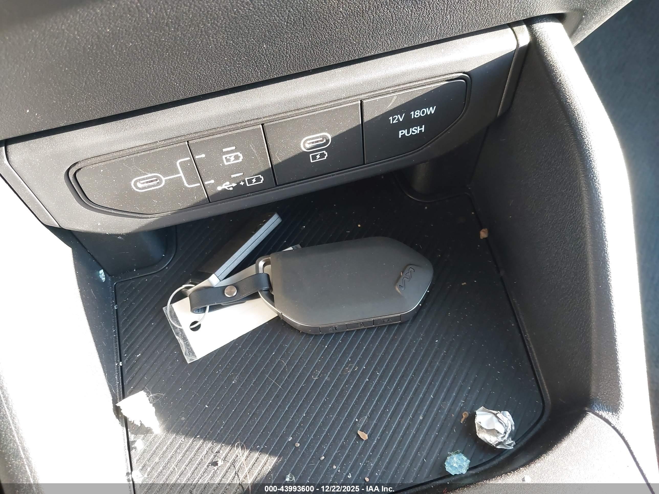 KIA K4 image 11