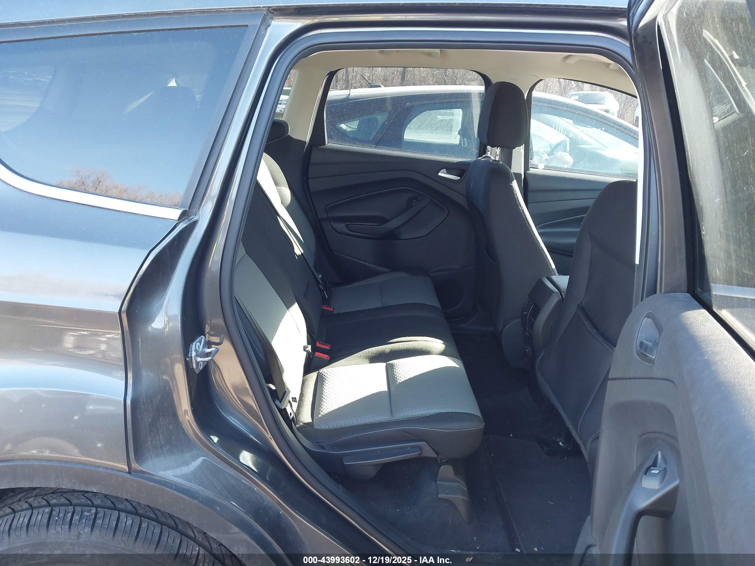 FORD ESCAPE image 8