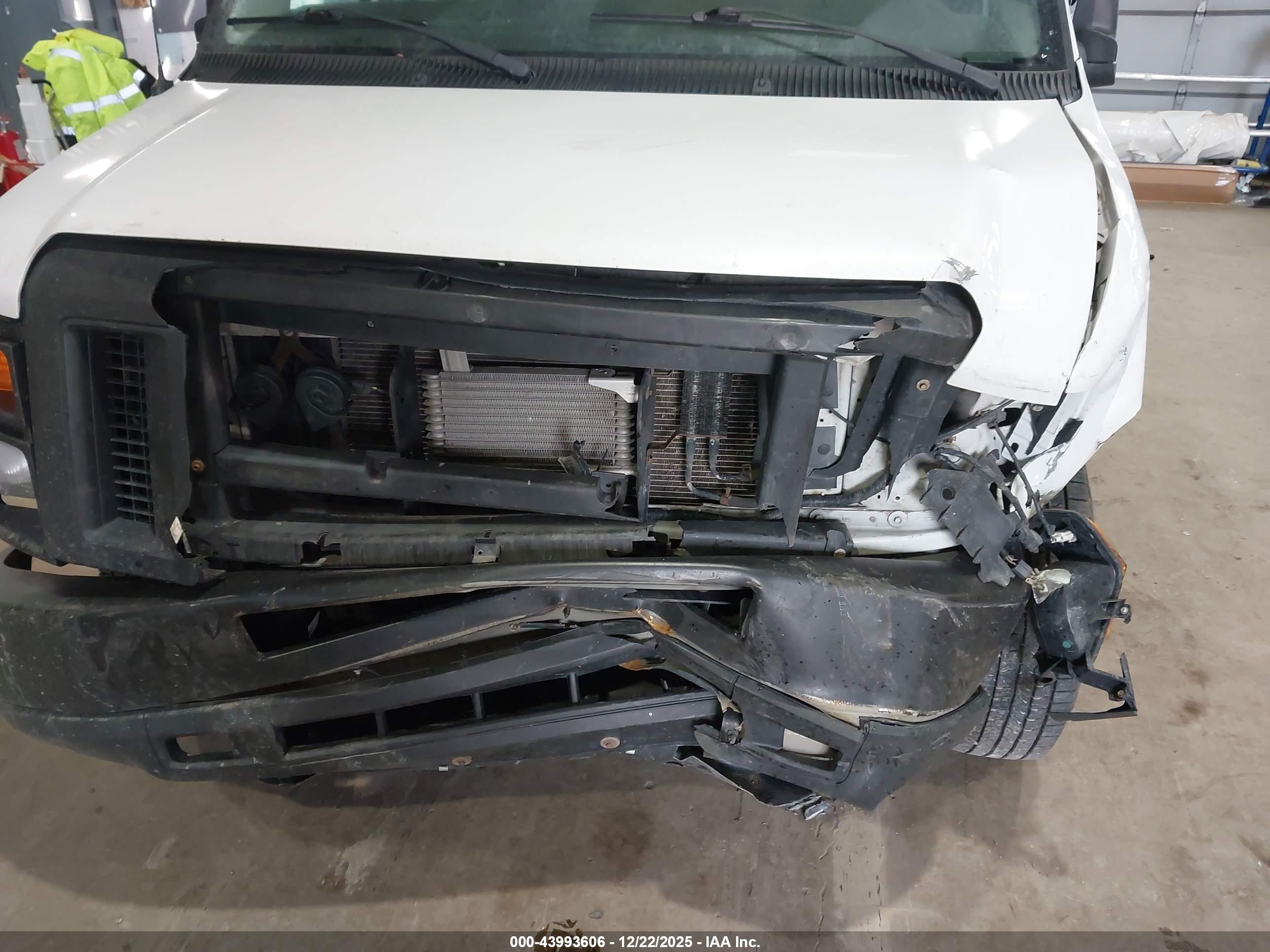 FORD E-250 image 6