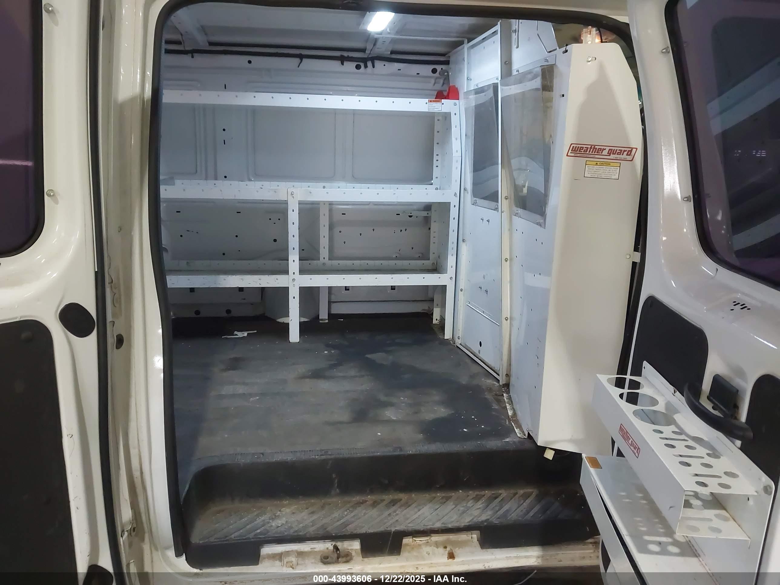 FORD E-250 image 8