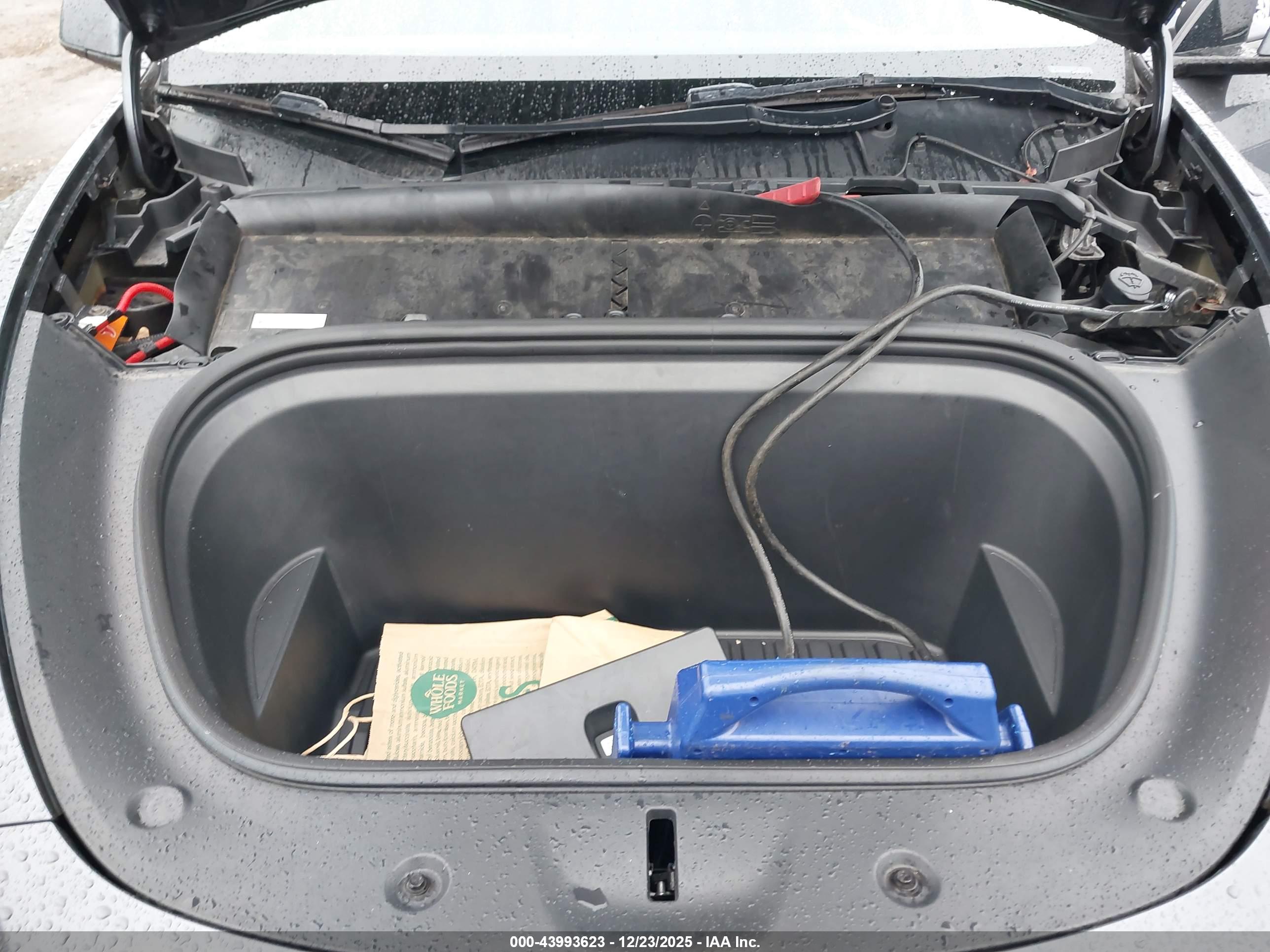 TESLA MODEL image 10