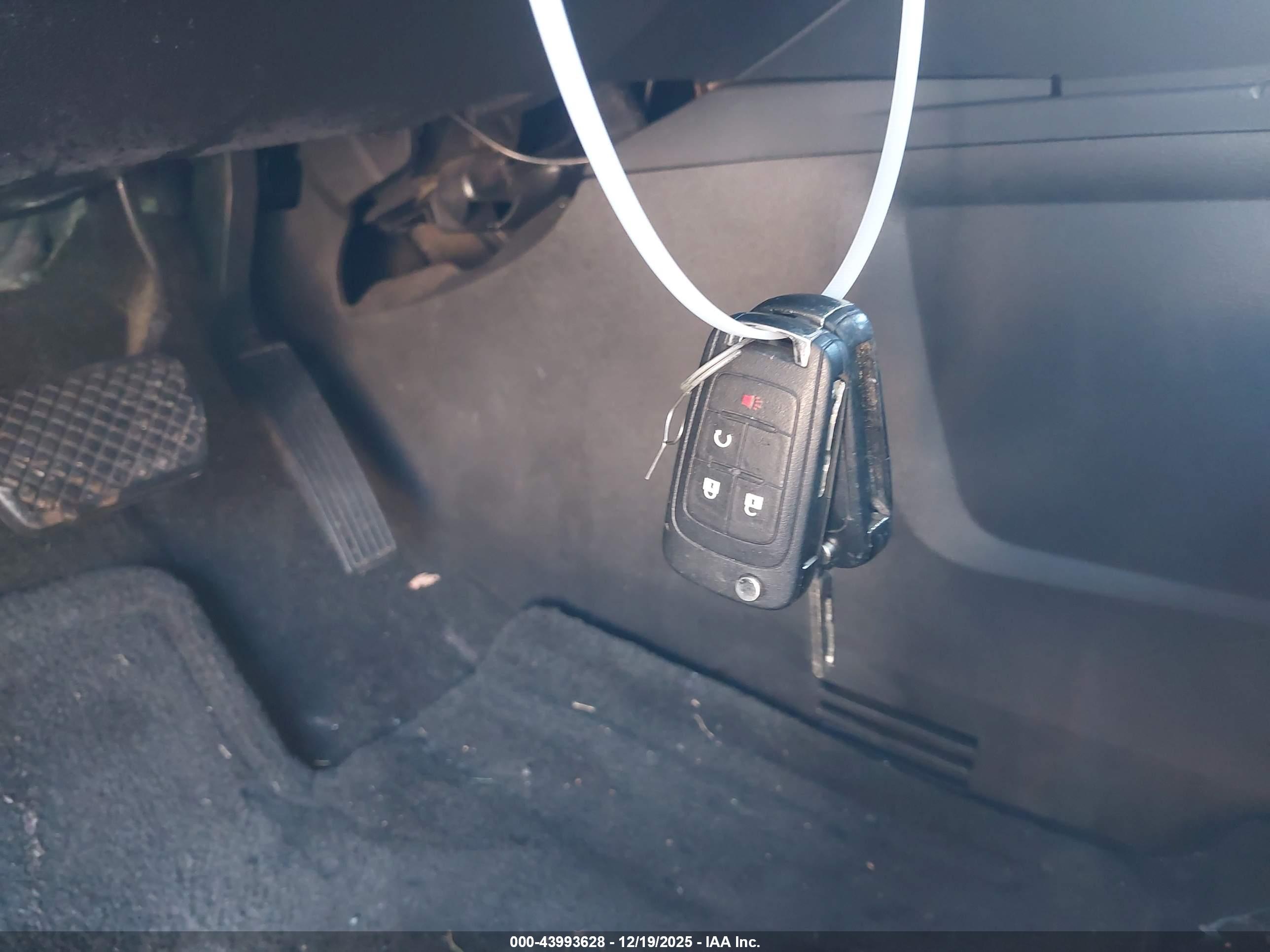 CHEVROLET EQUINOX image 11