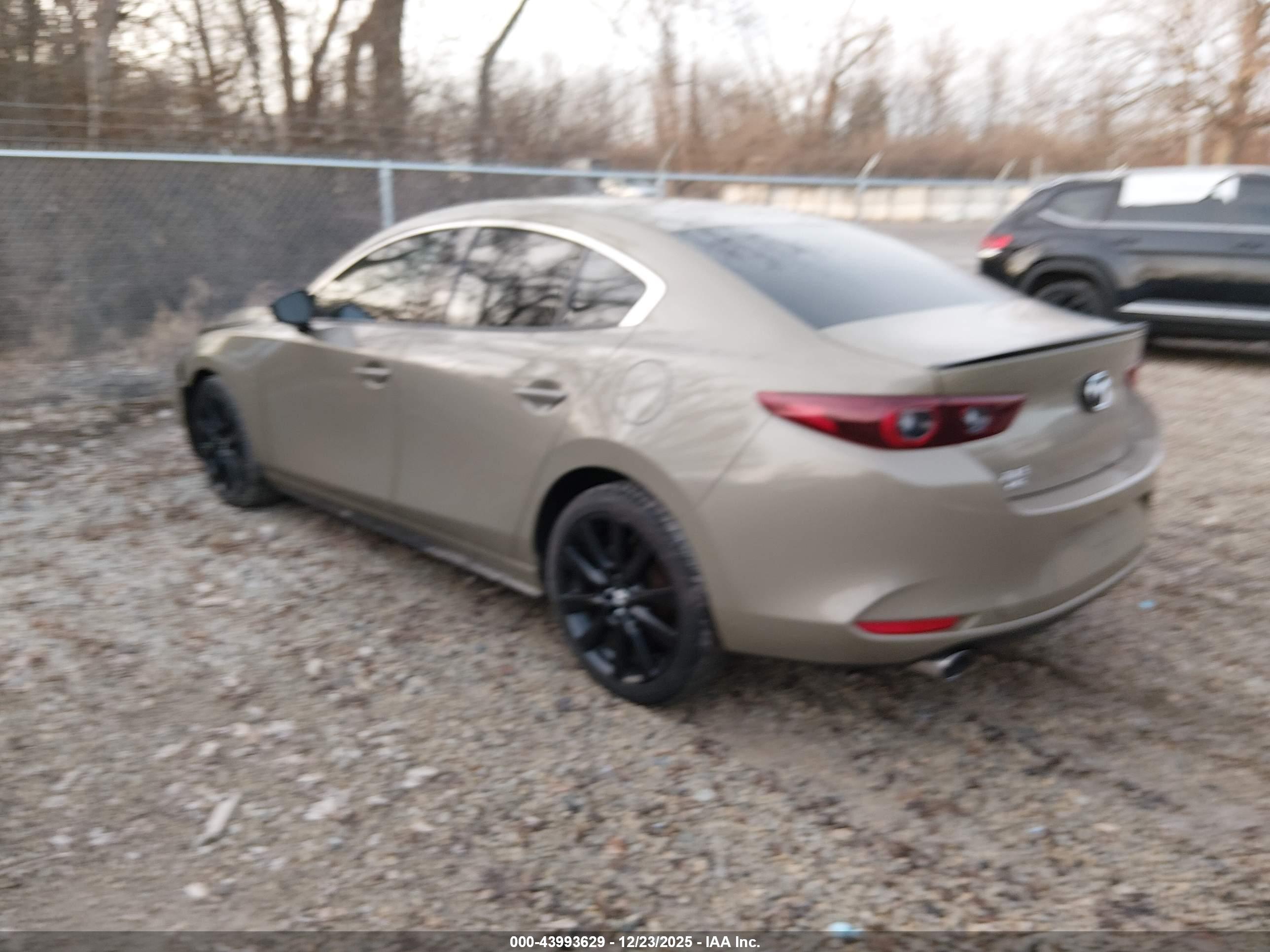 MAZDA MAZDA3 image 3