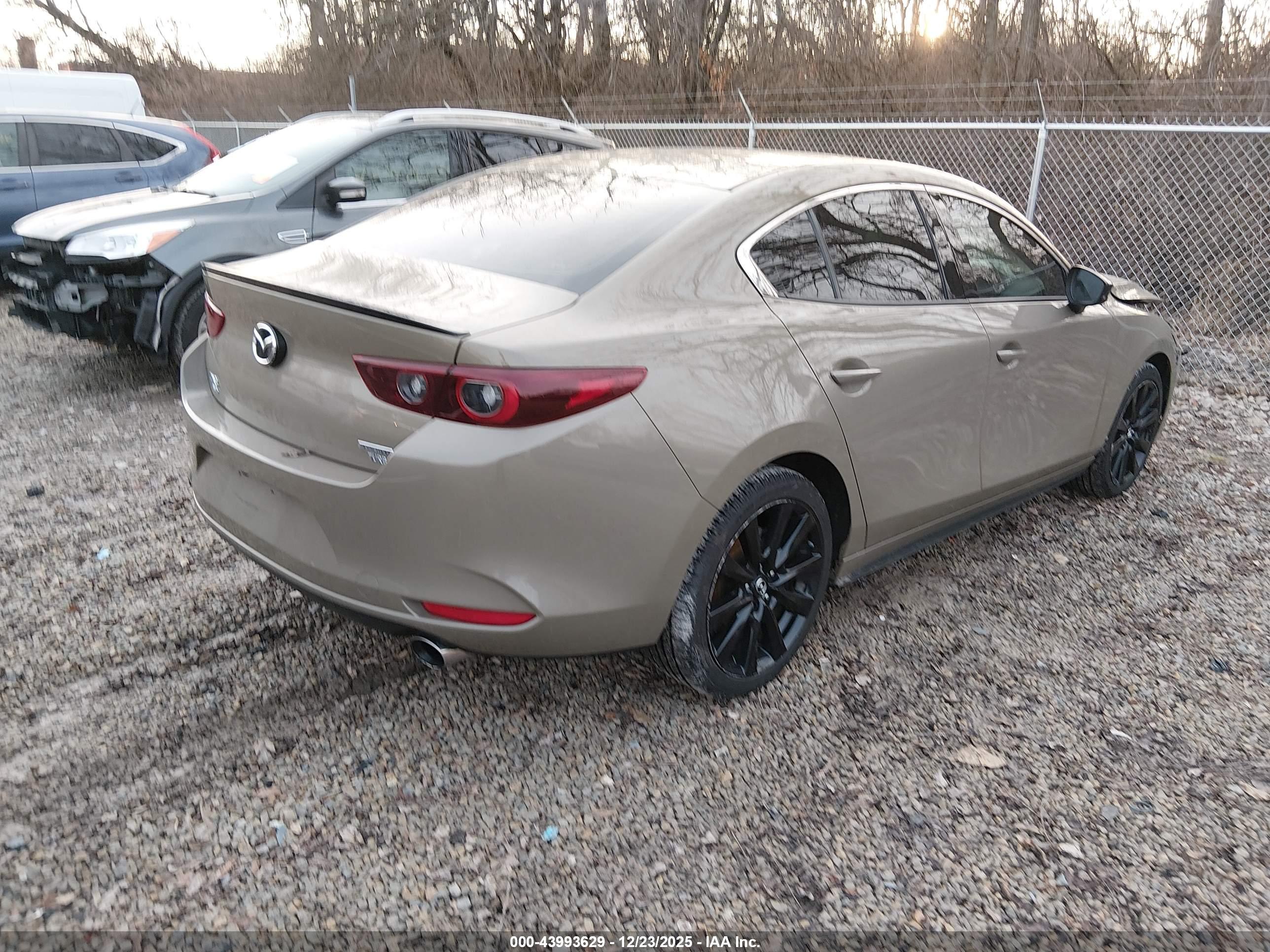 MAZDA MAZDA3 image 4