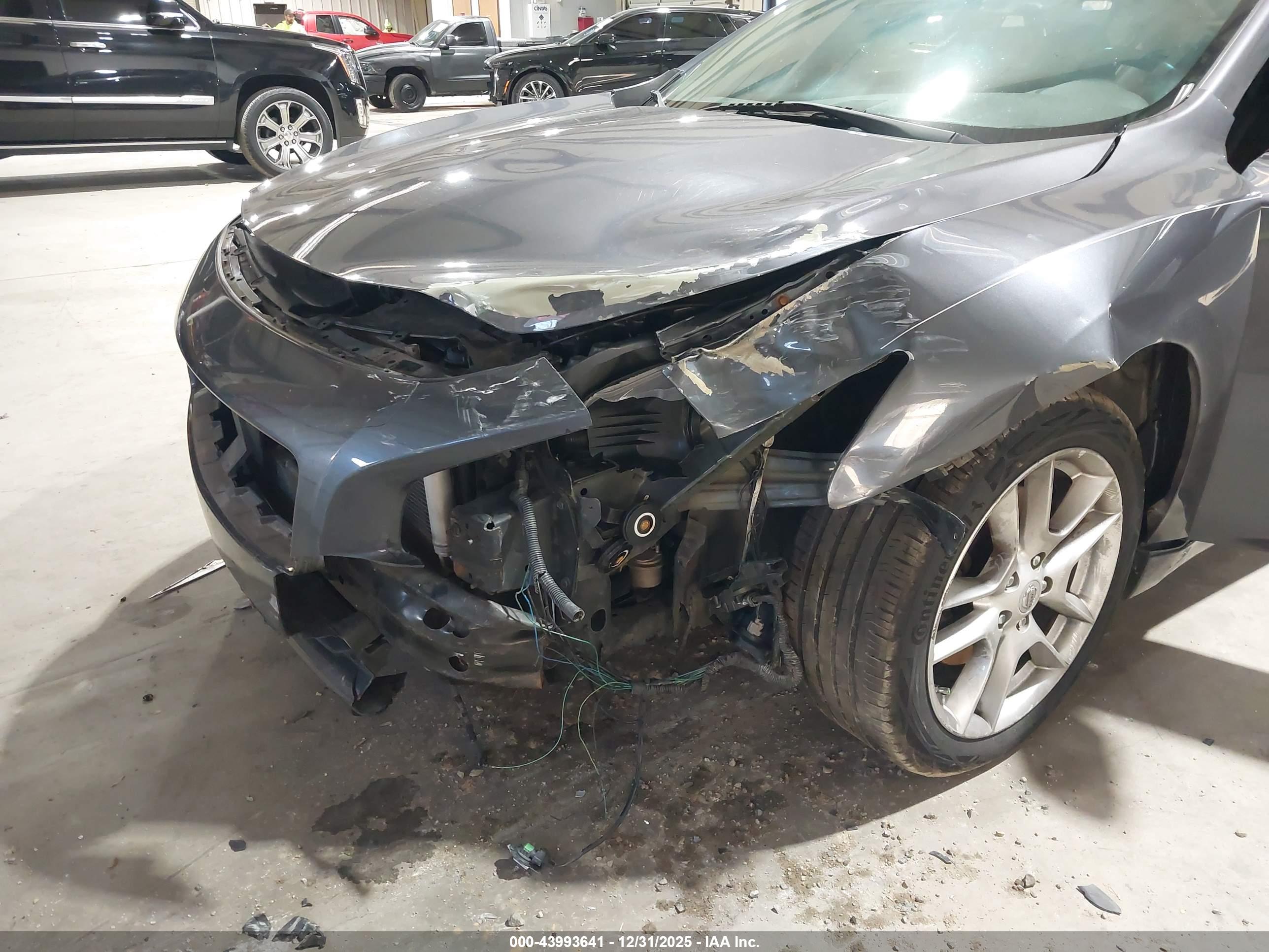 NISSAN MAXIMA image 6