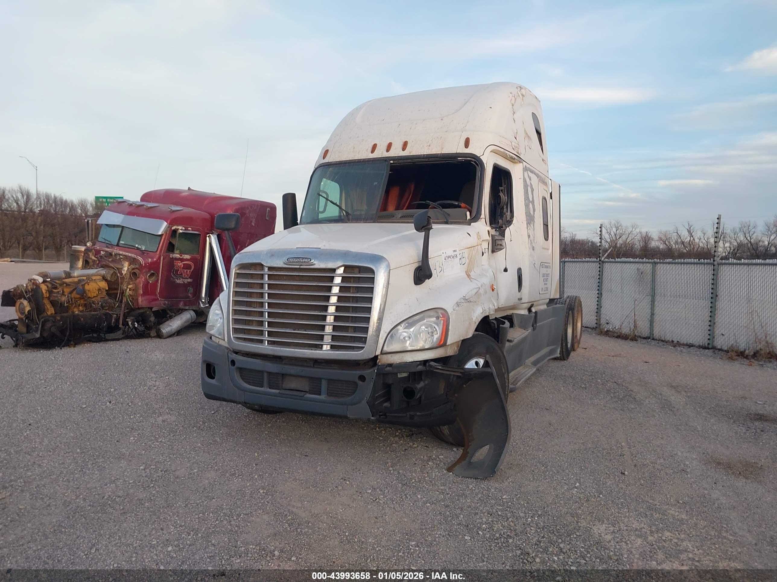 FREIGHTLINER CASCADIA image 2