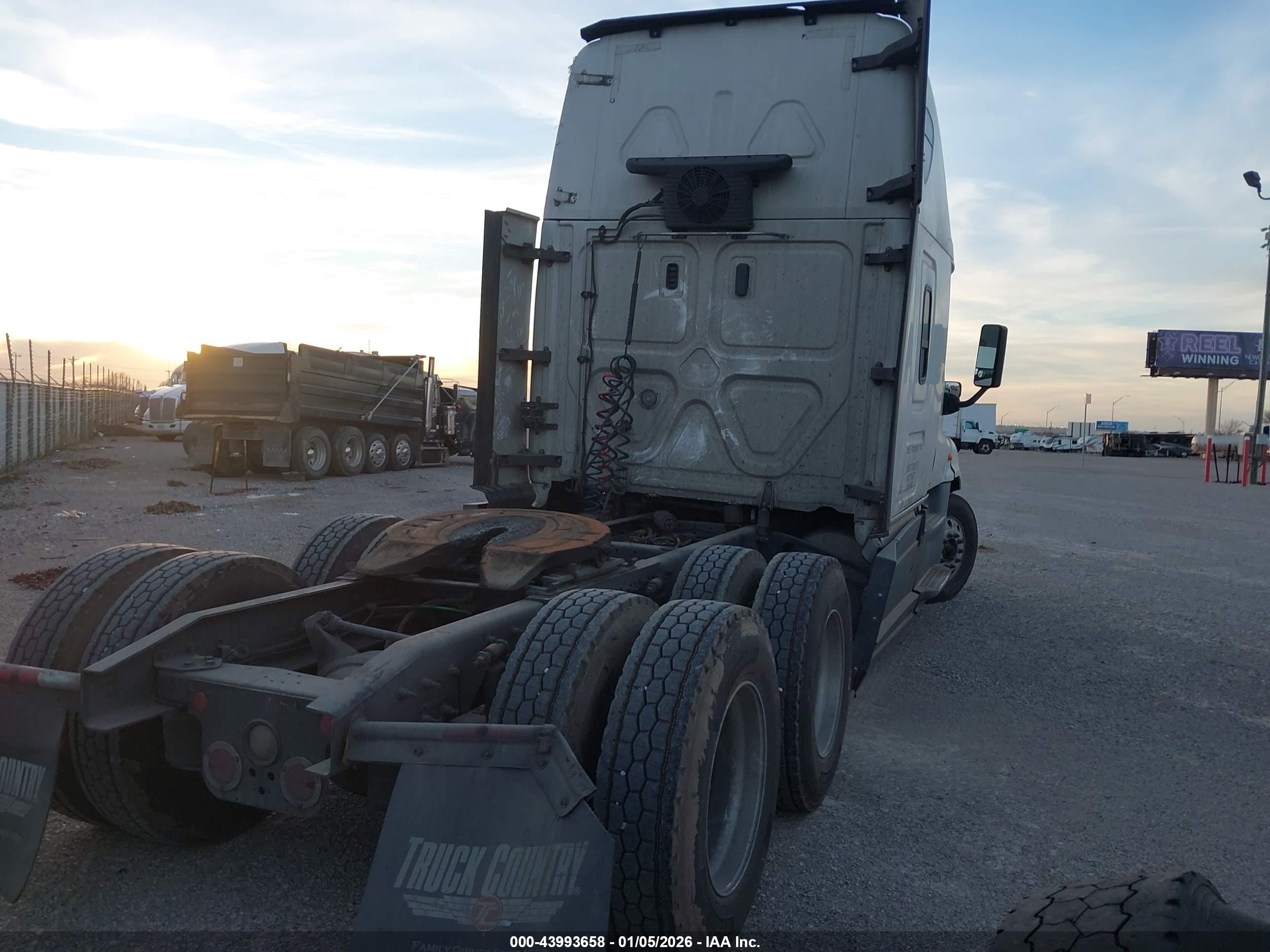 FREIGHTLINER CASCADIA image 4