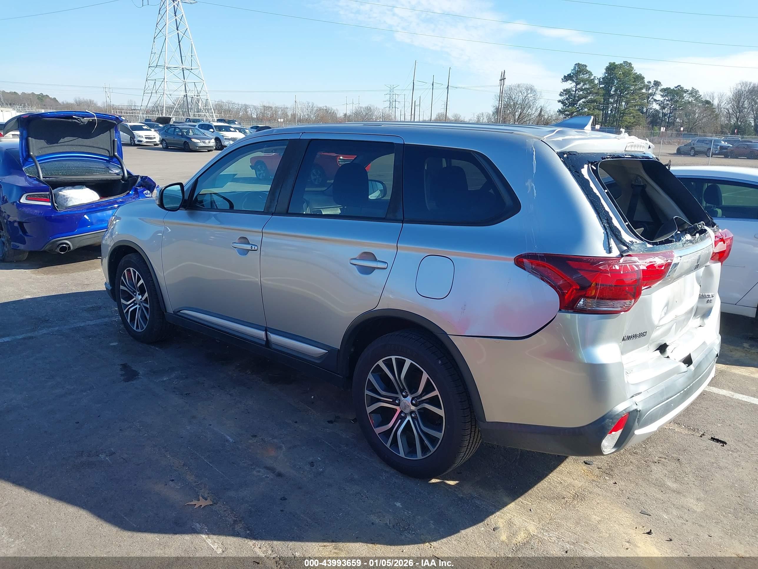 MITSUBISHI OUTLANDER image 3