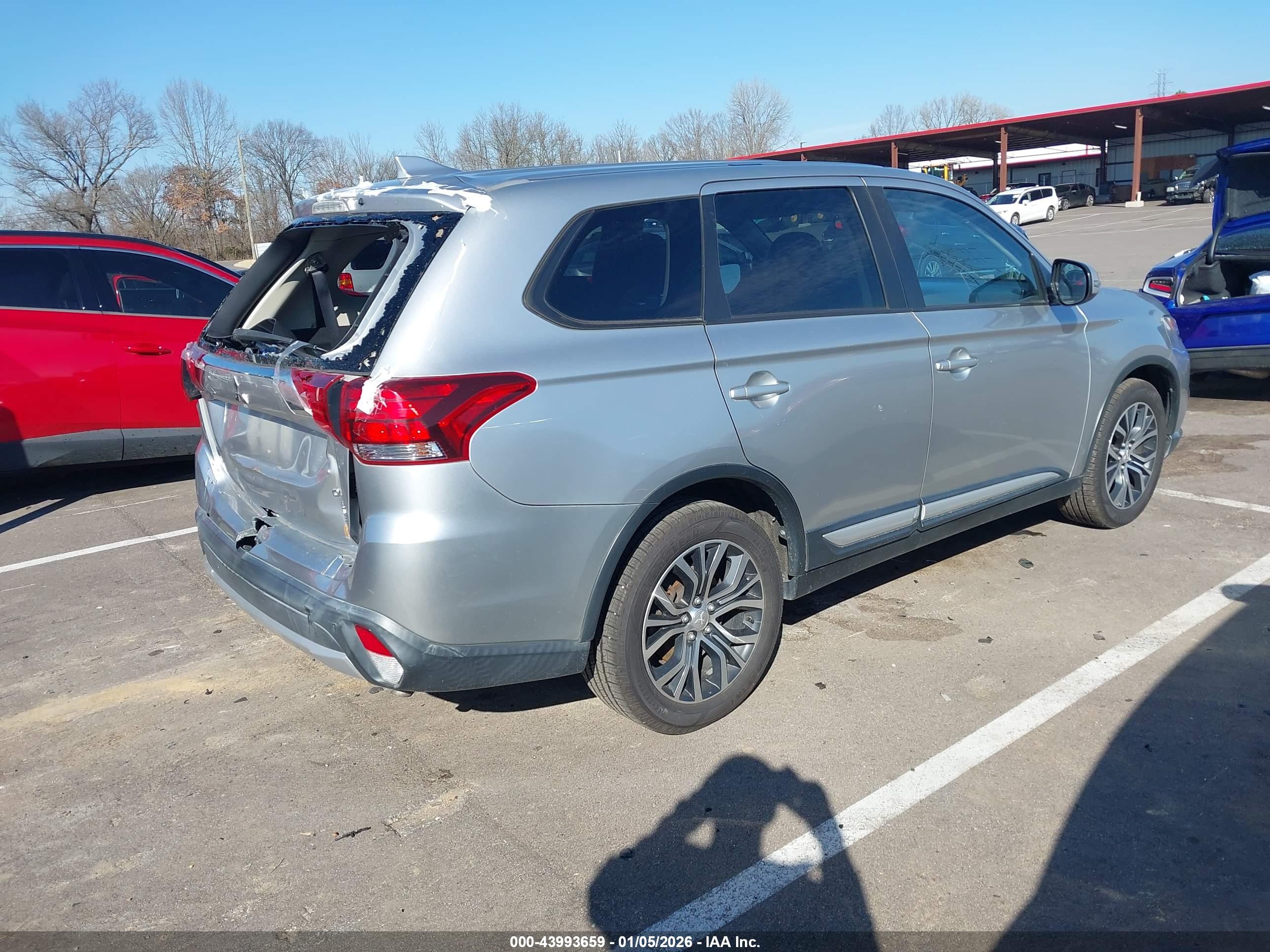 MITSUBISHI OUTLANDER image 4