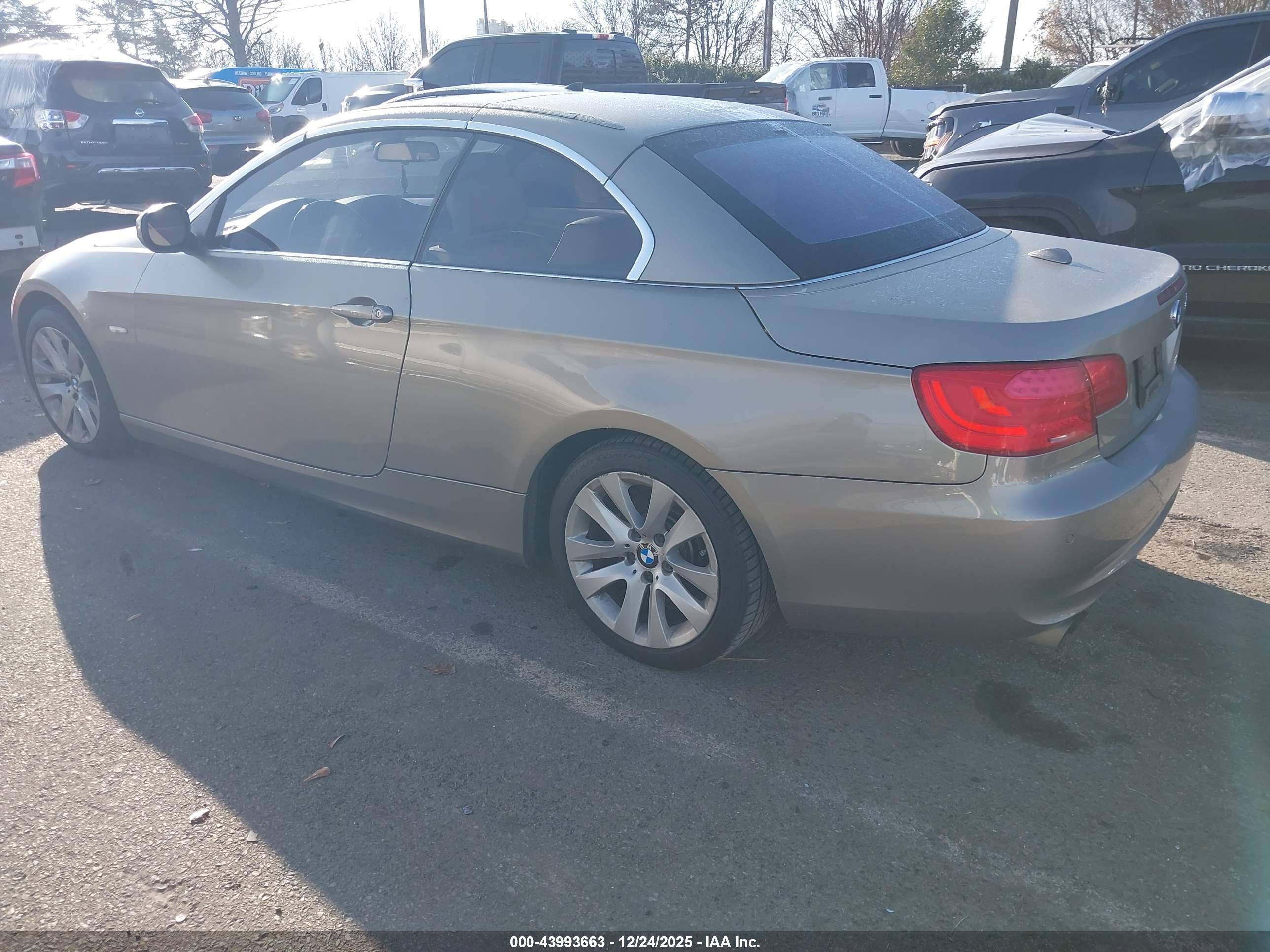 BMW 328I image 3