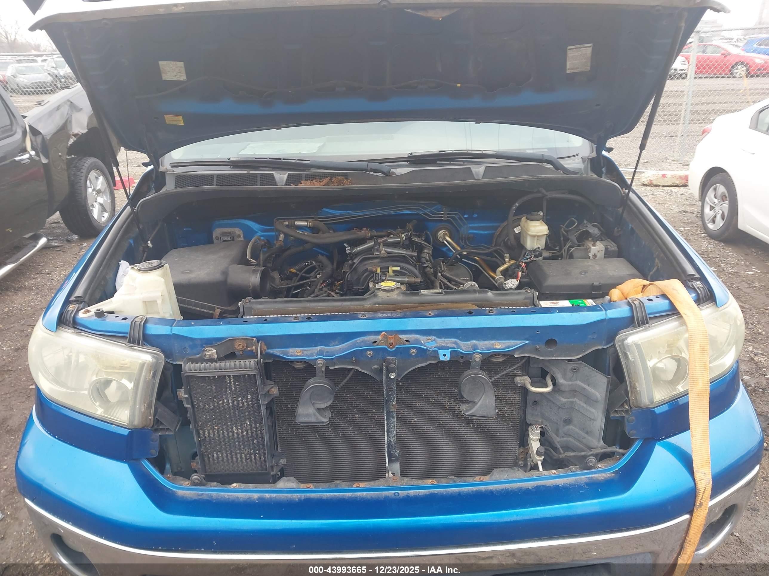 TOYOTA TUNDRA image 10