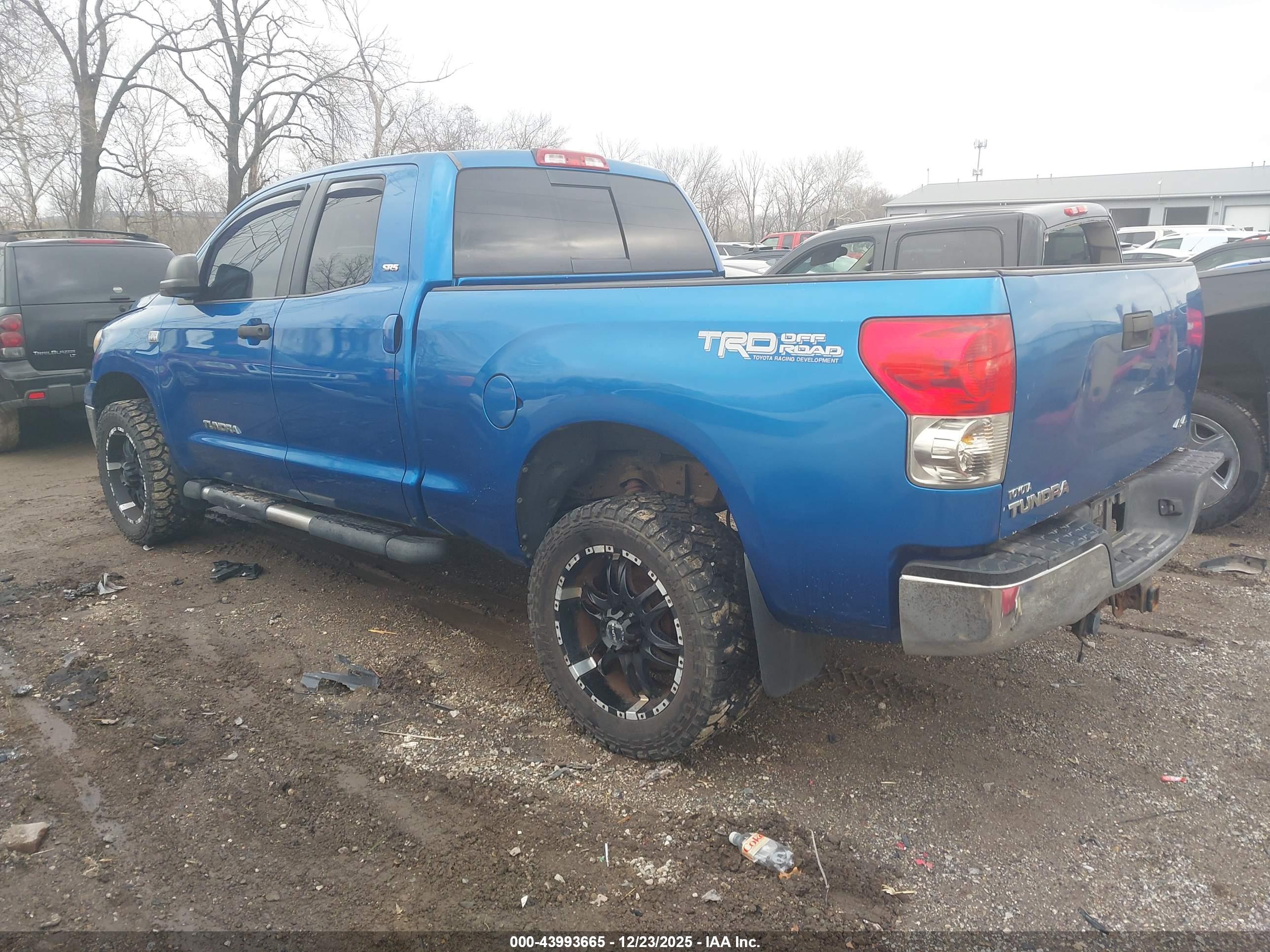 TOYOTA TUNDRA image 3
