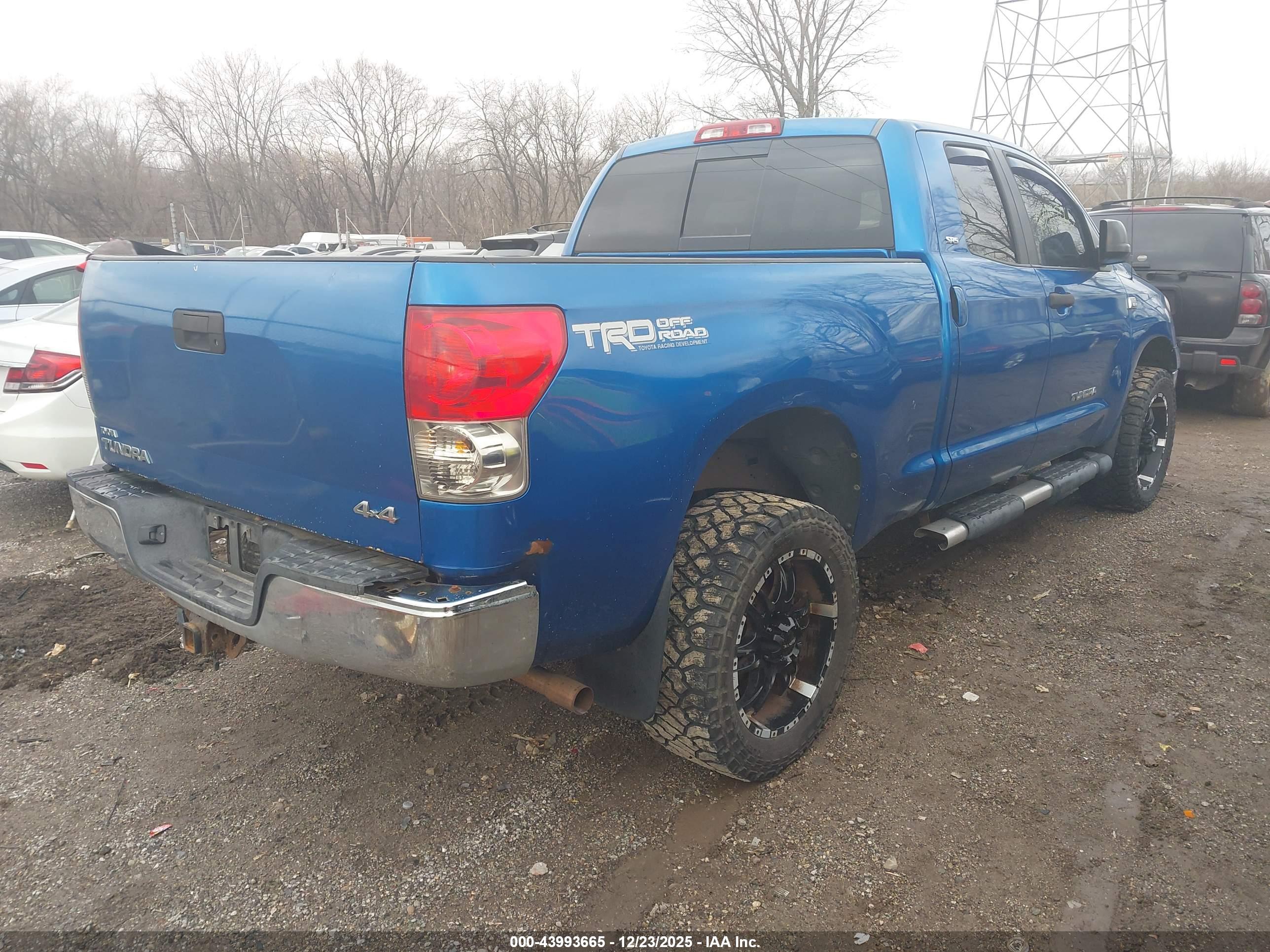 TOYOTA TUNDRA image 4