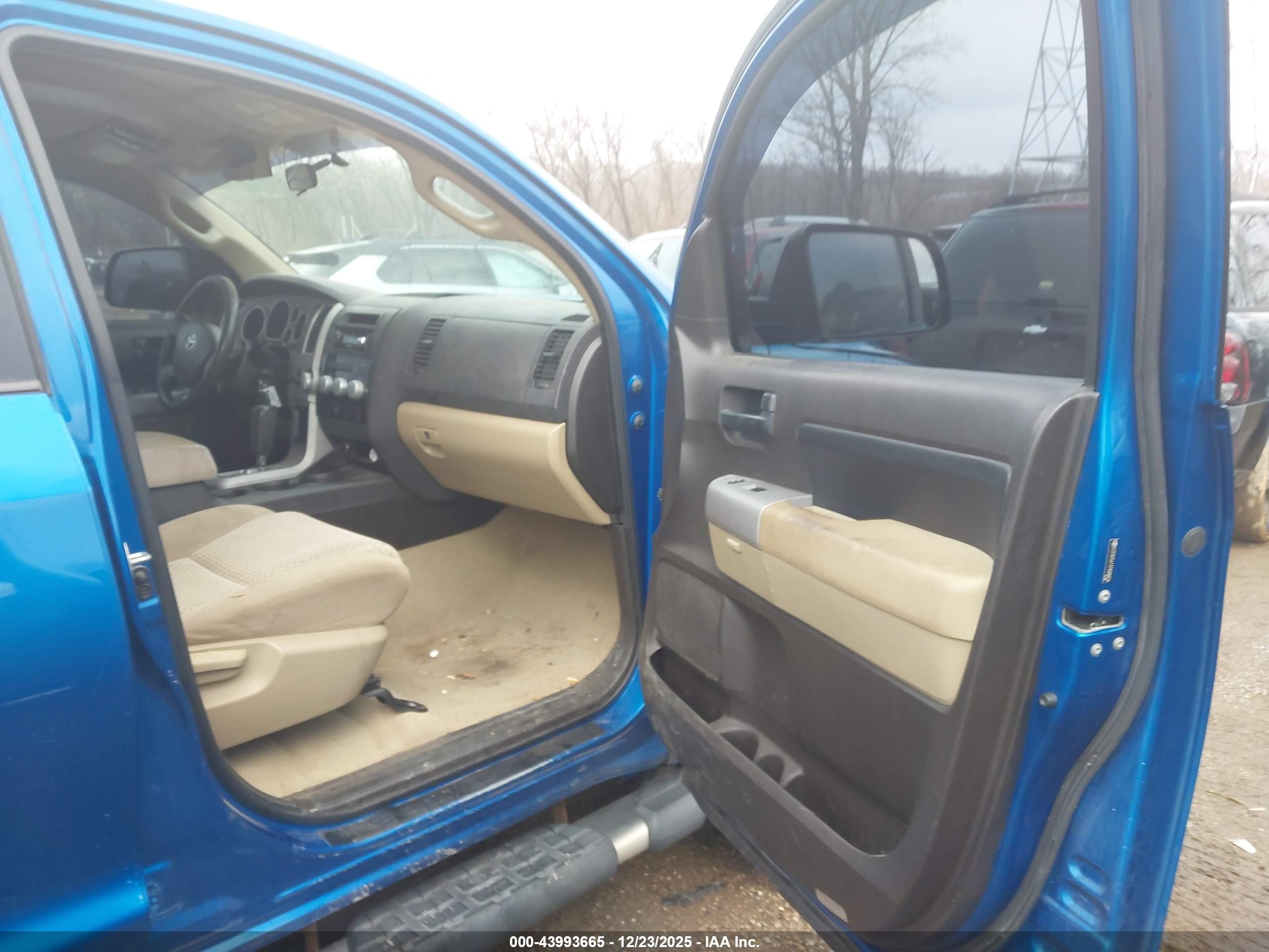 TOYOTA TUNDRA image 5