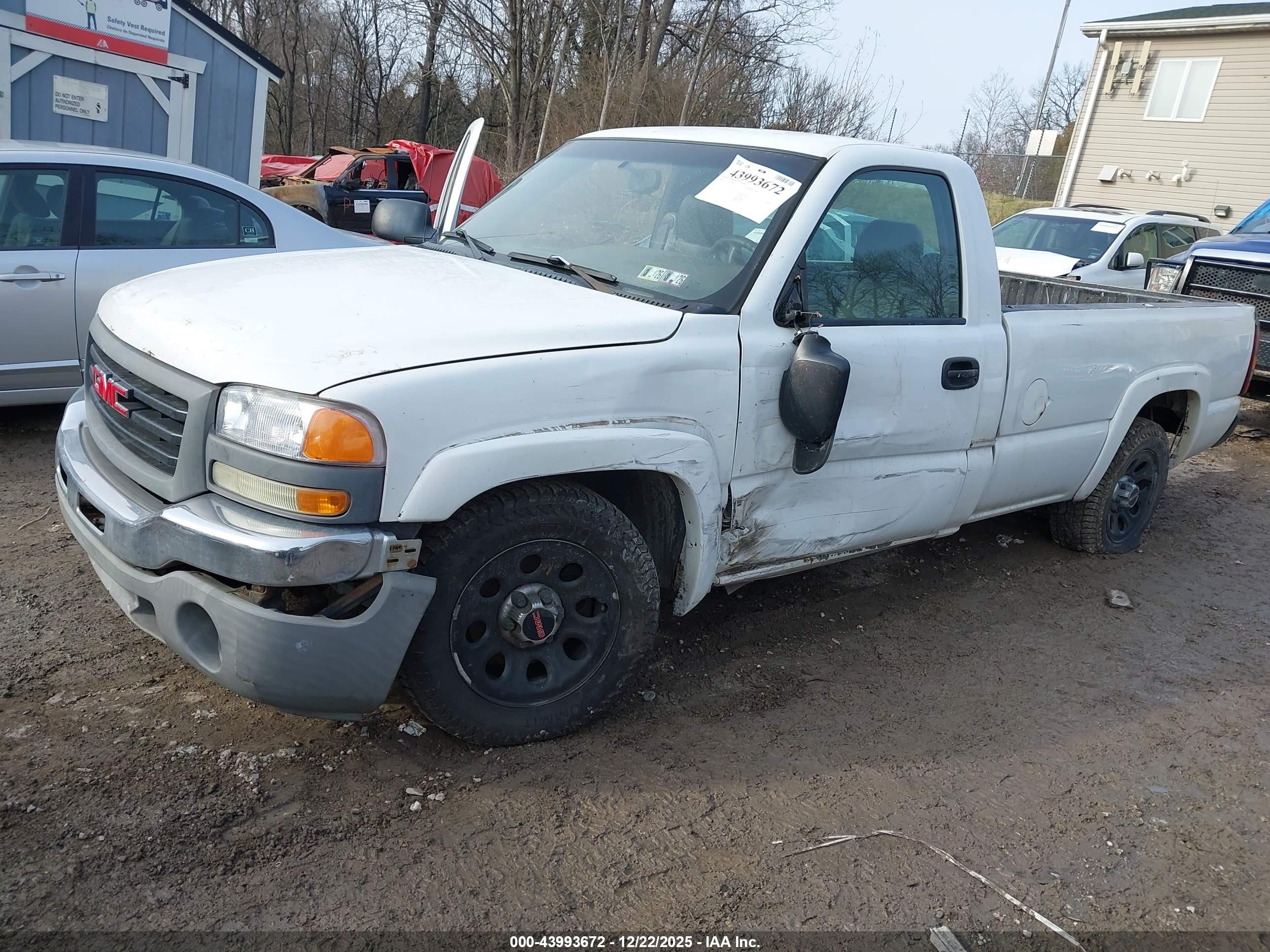 GMC SIERRA image 2