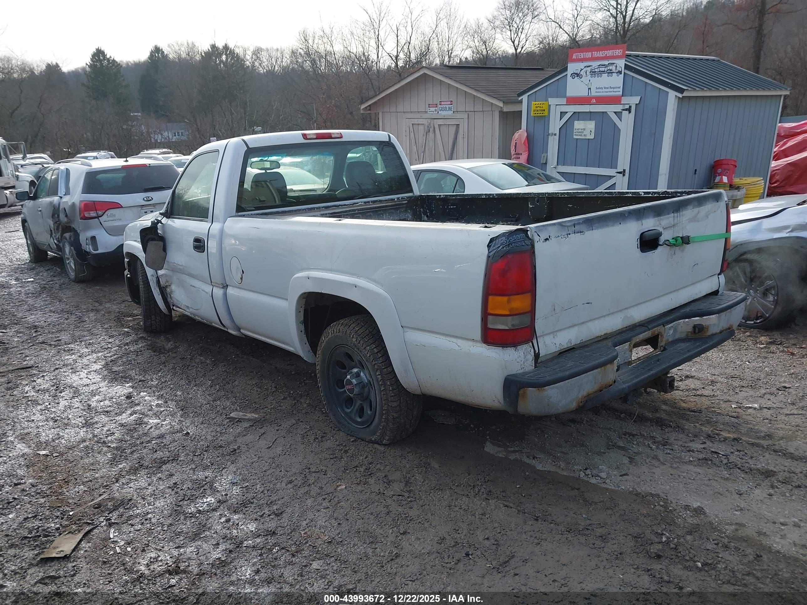 GMC SIERRA image 3