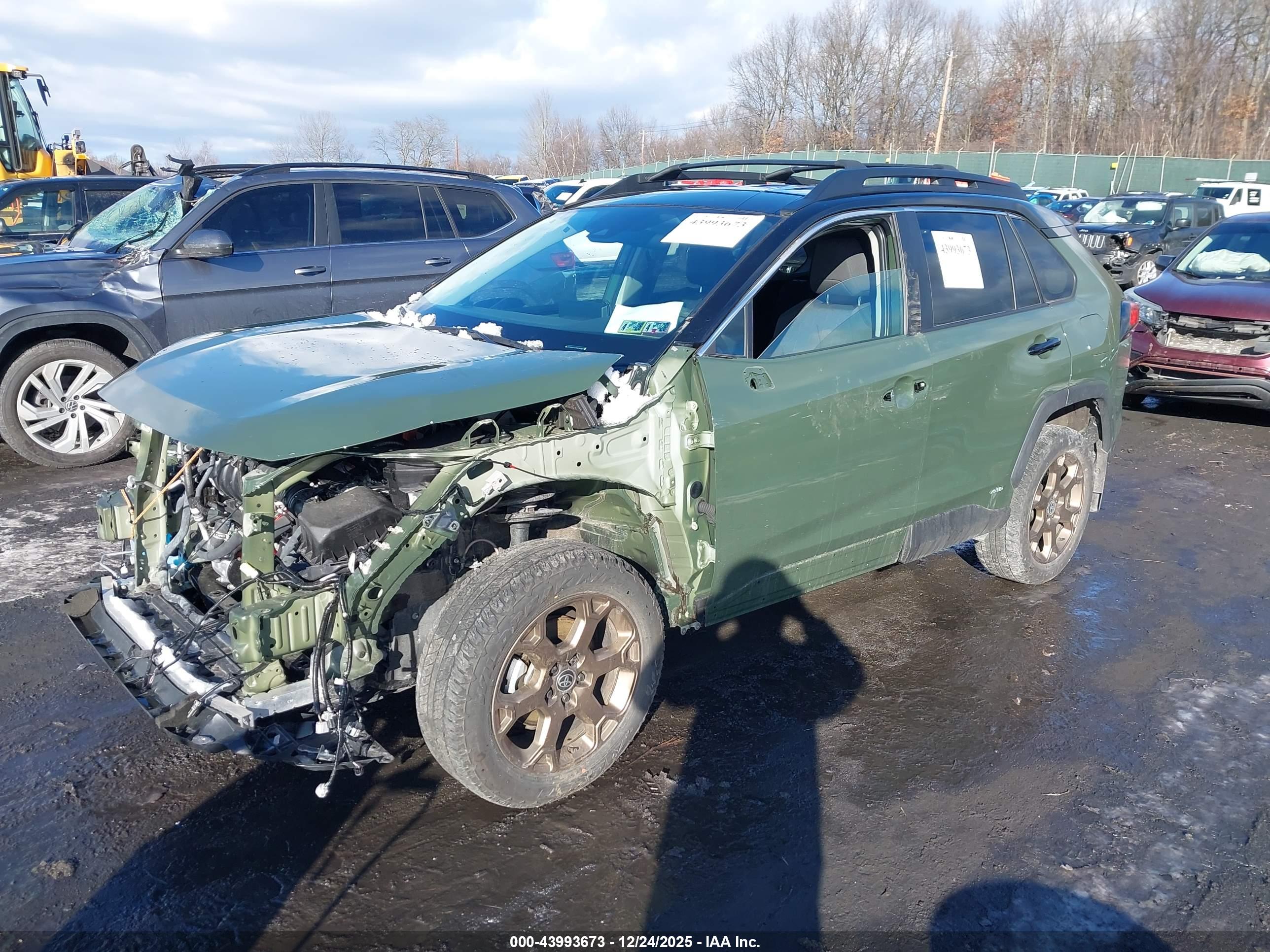 TOYOTA RAV4 image 2