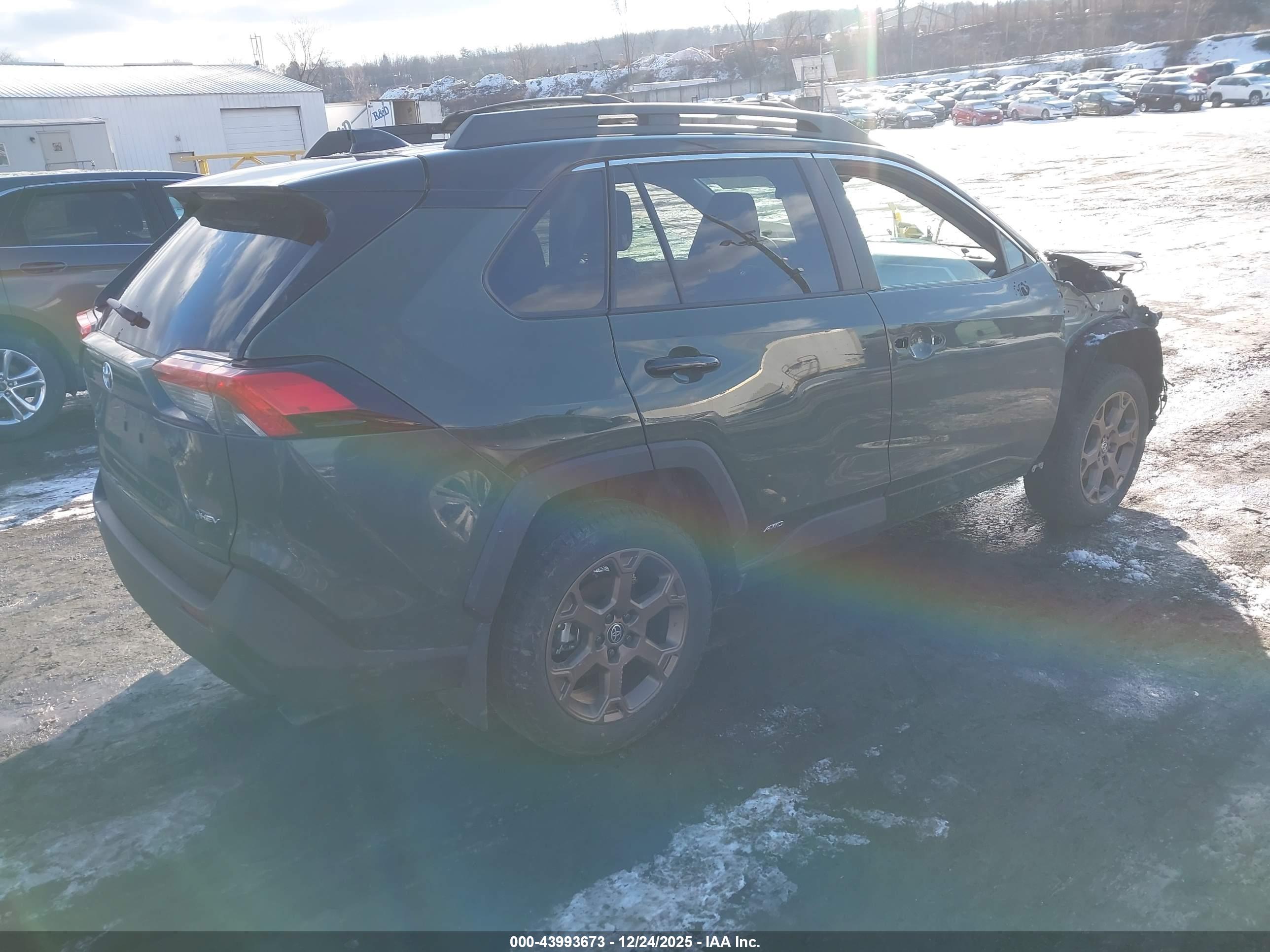TOYOTA RAV4 image 4