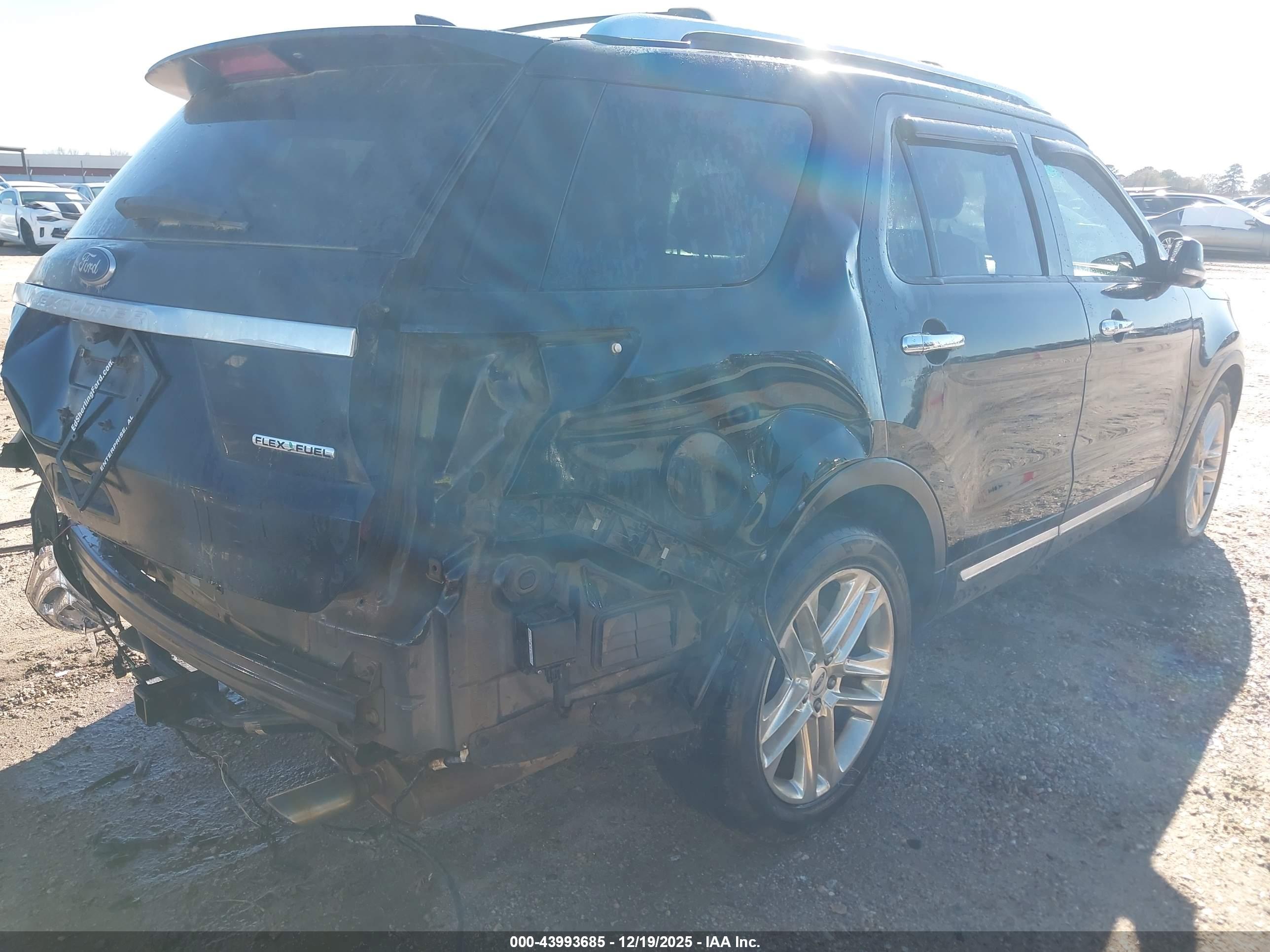FORD EXPLORER image 4