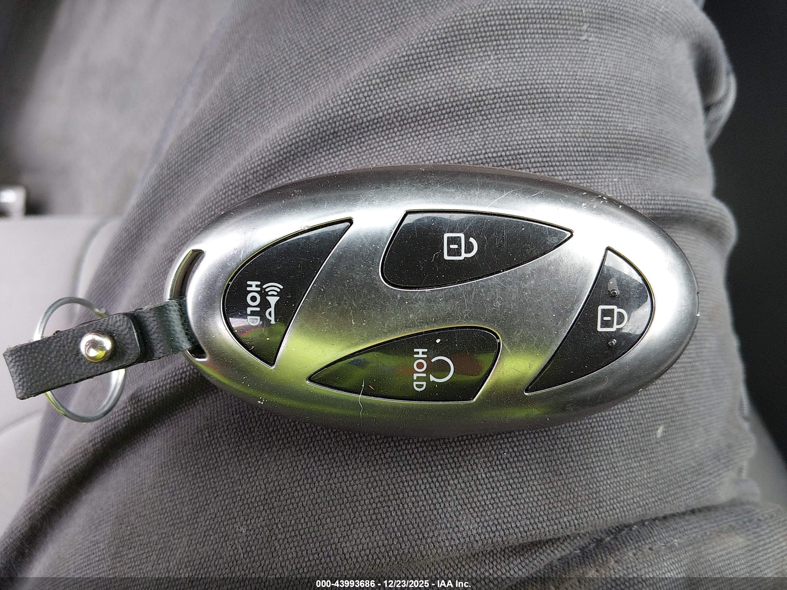 HYUNDAI ELANTRA image 11