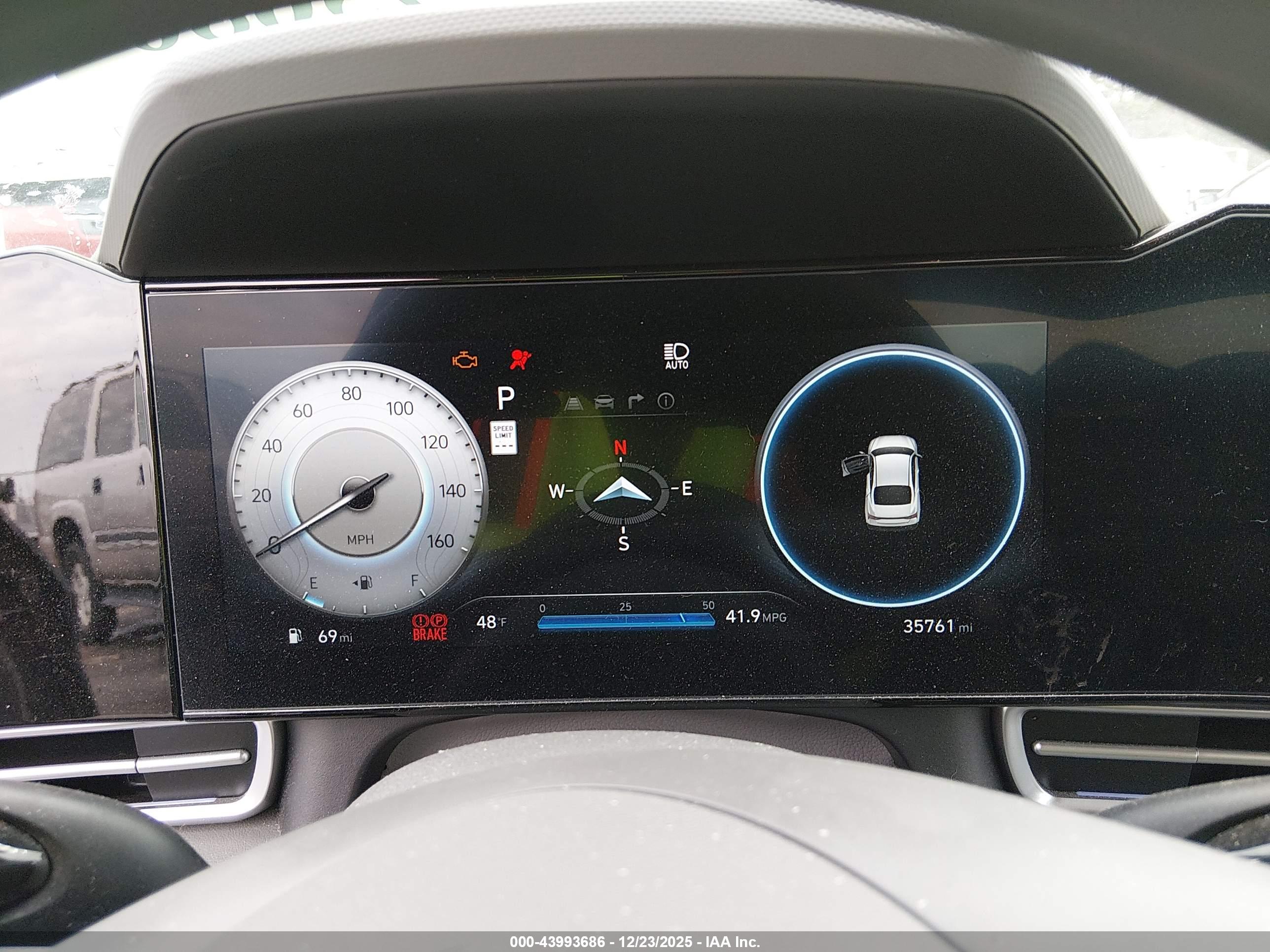 HYUNDAI ELANTRA image 7