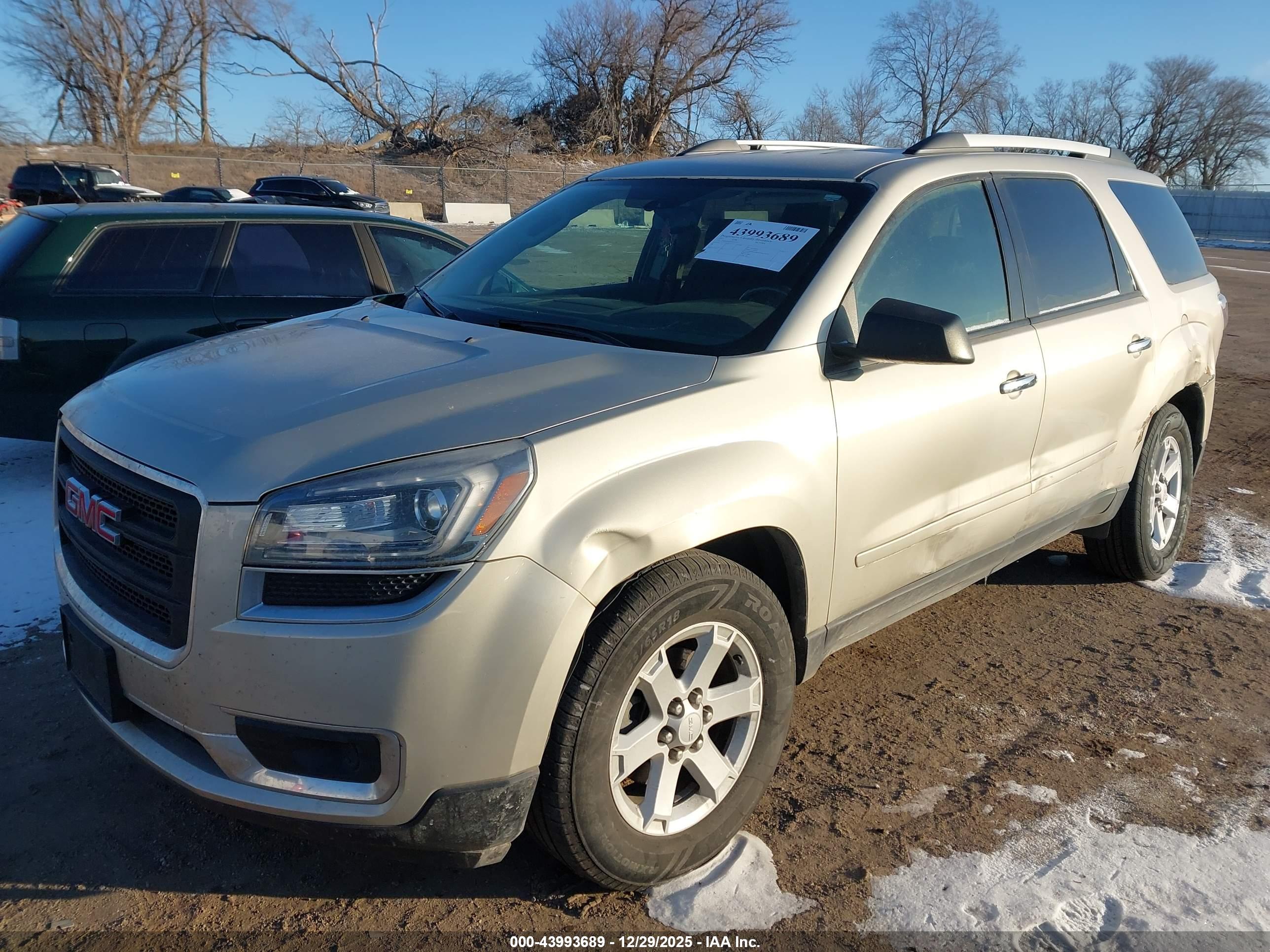 GMC ACADIA image 2