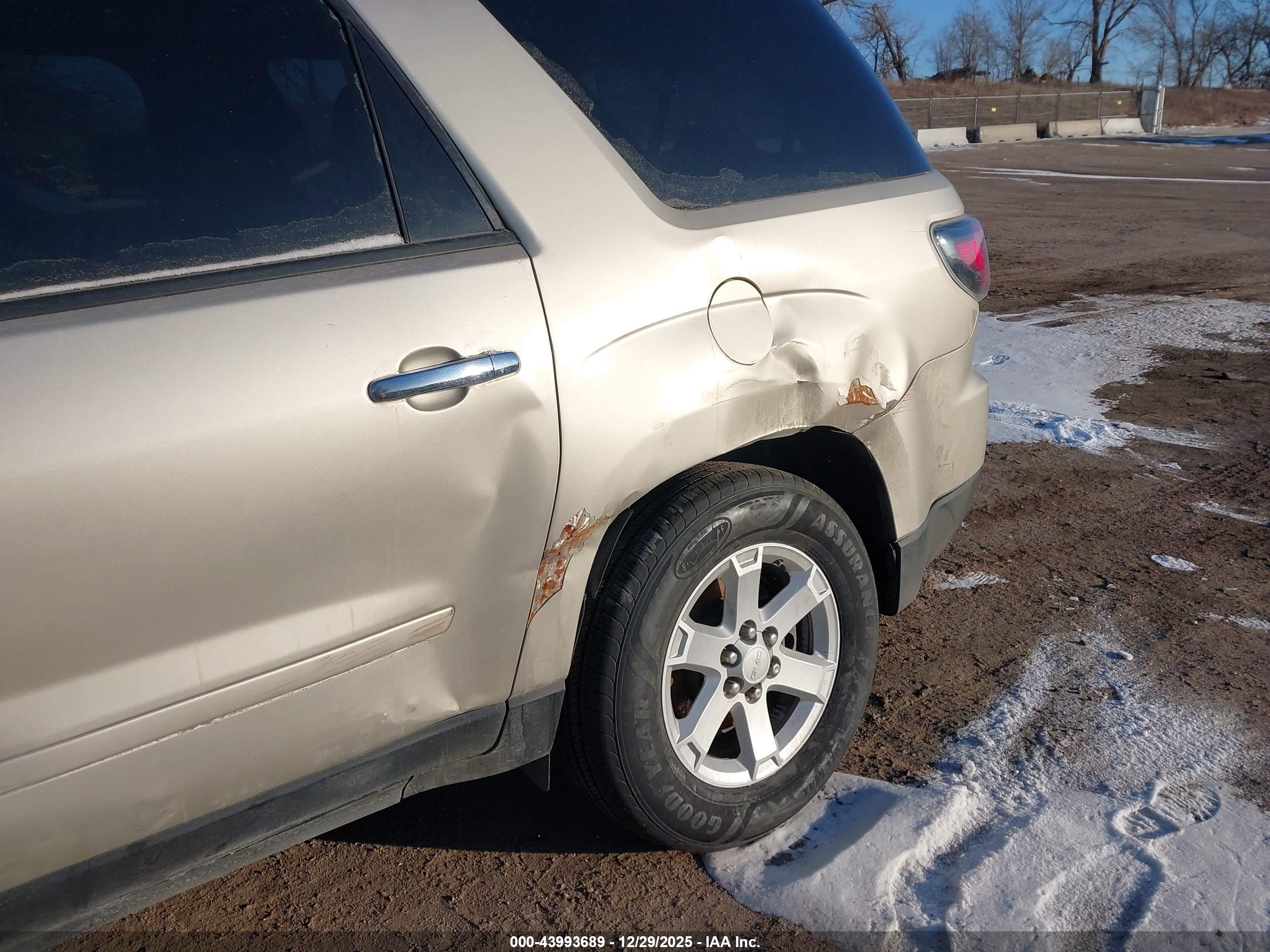 GMC ACADIA image 6