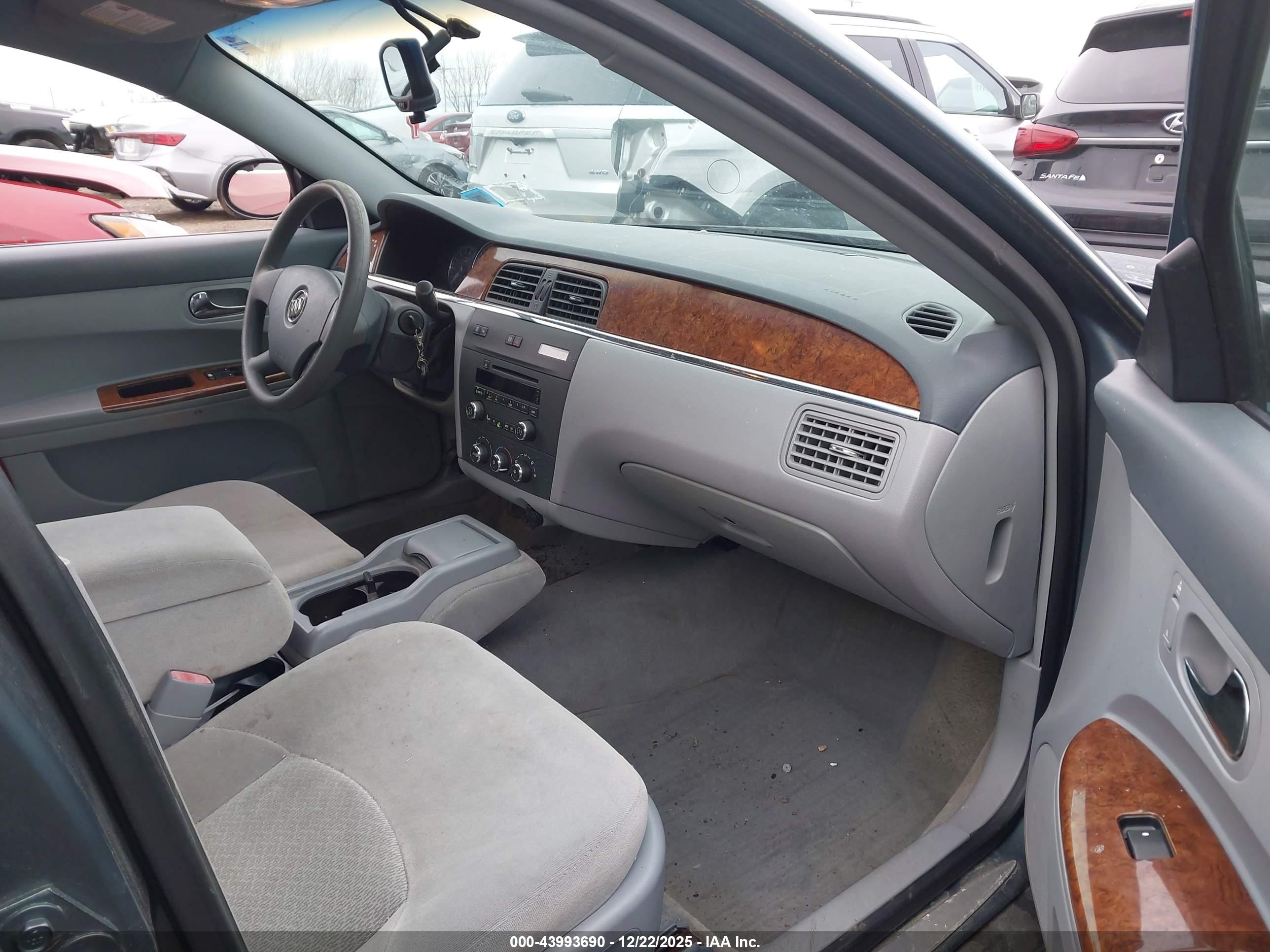 BUICK LACROSSE image 5