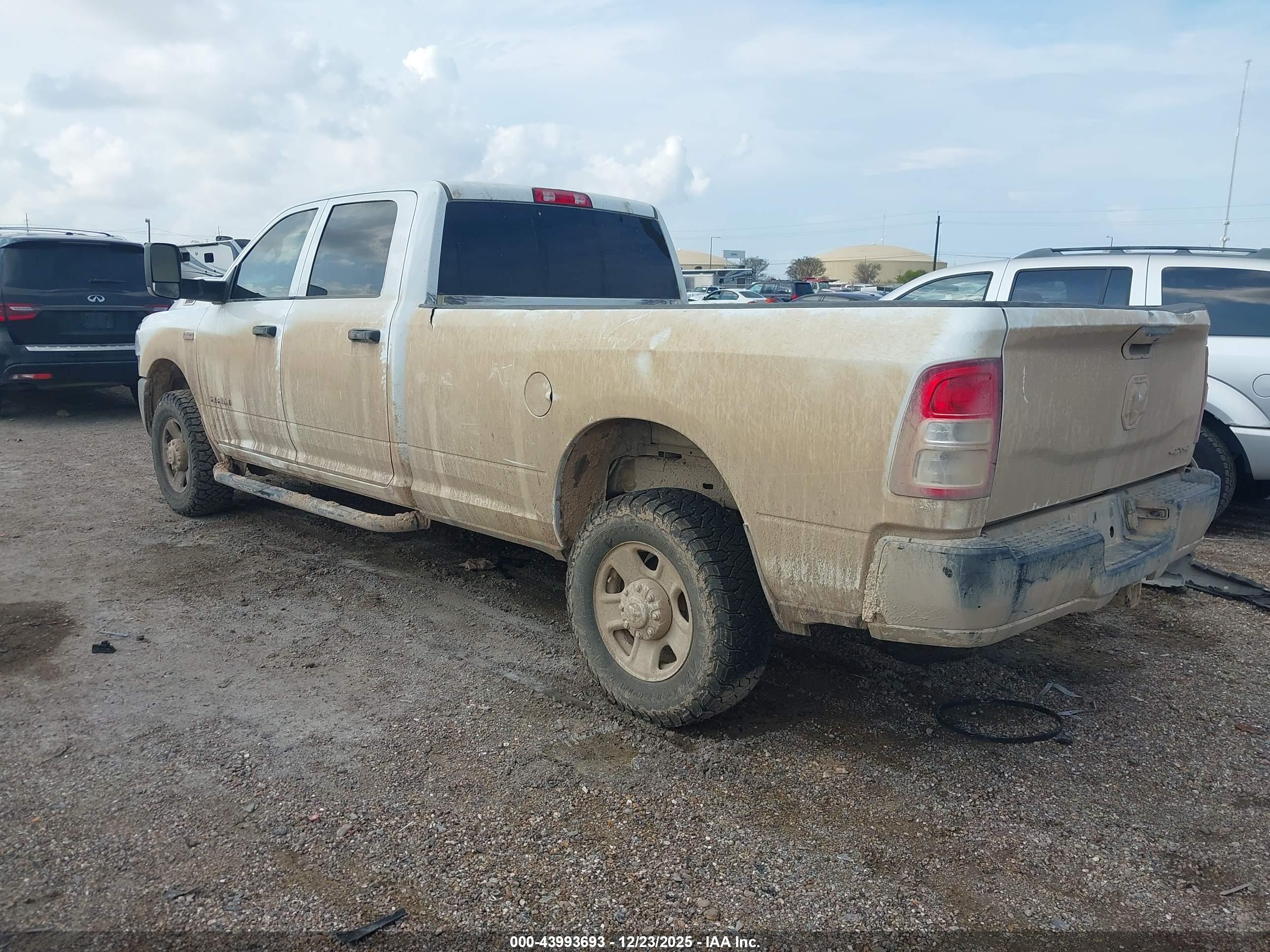 RAM 2500 image 3