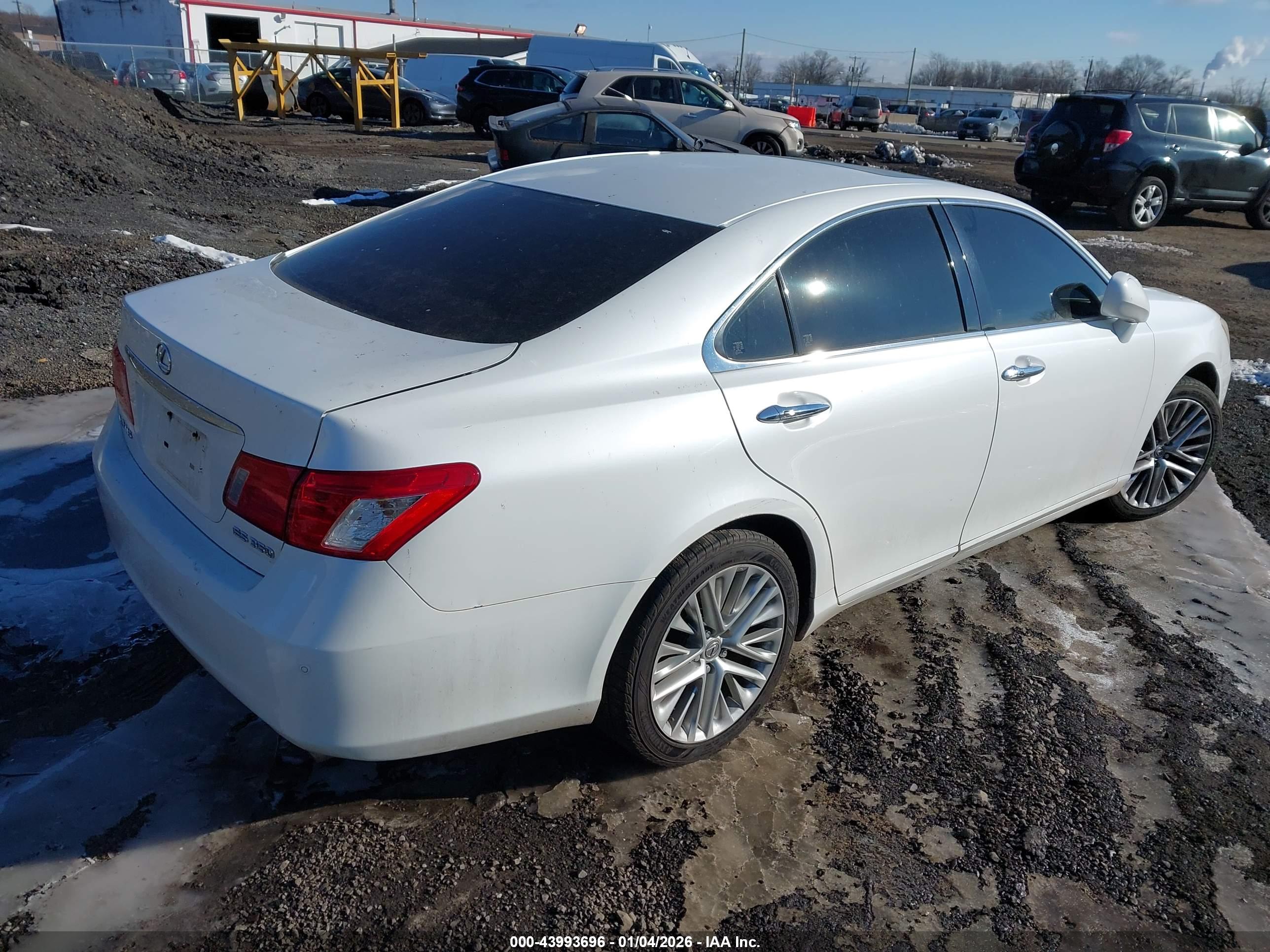 LEXUS ES image 4