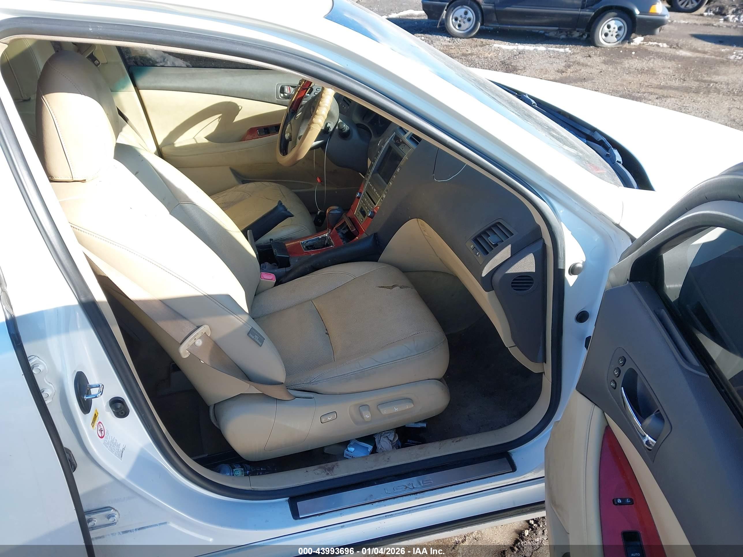 LEXUS ES image 5