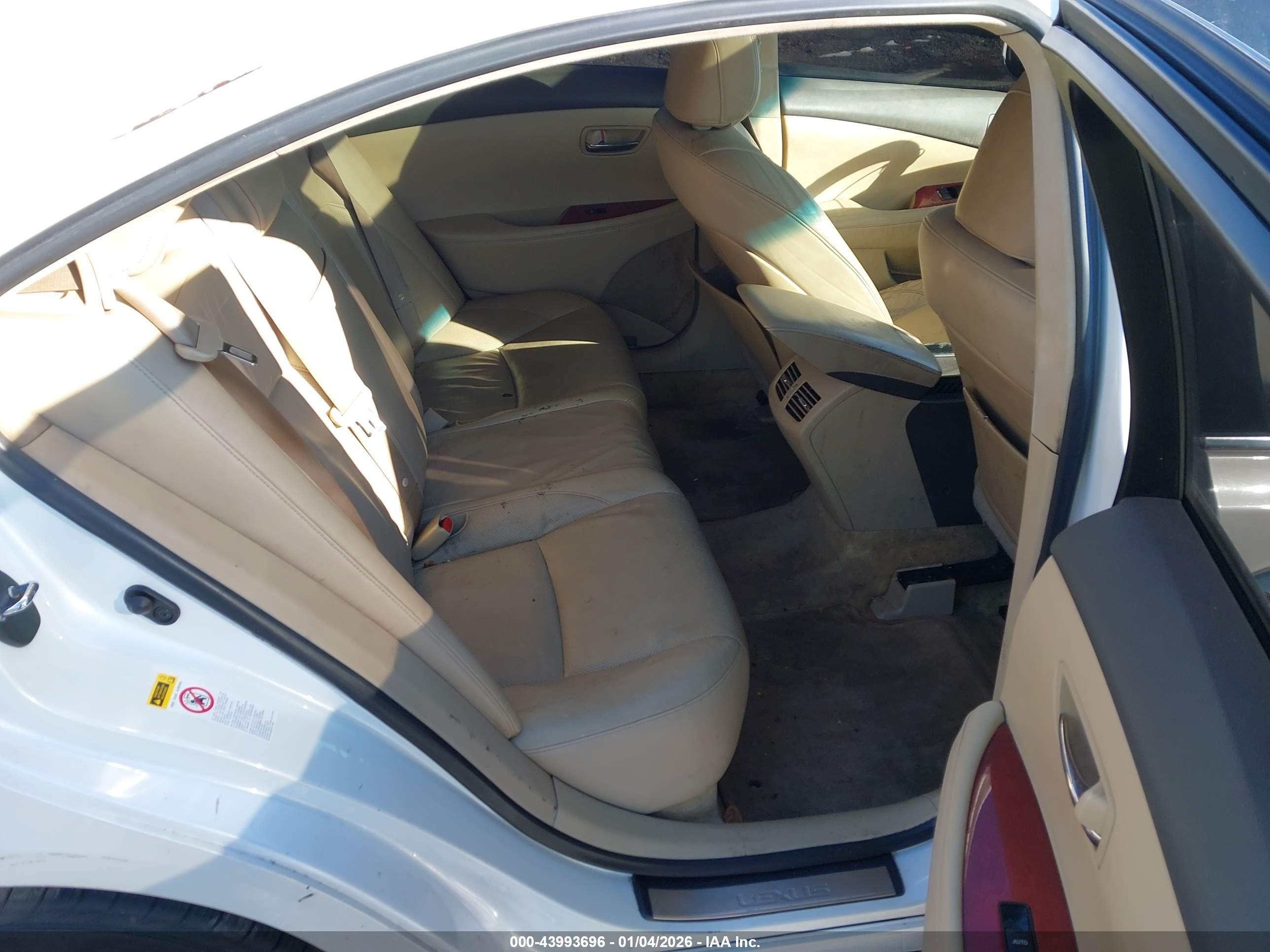 LEXUS ES image 8