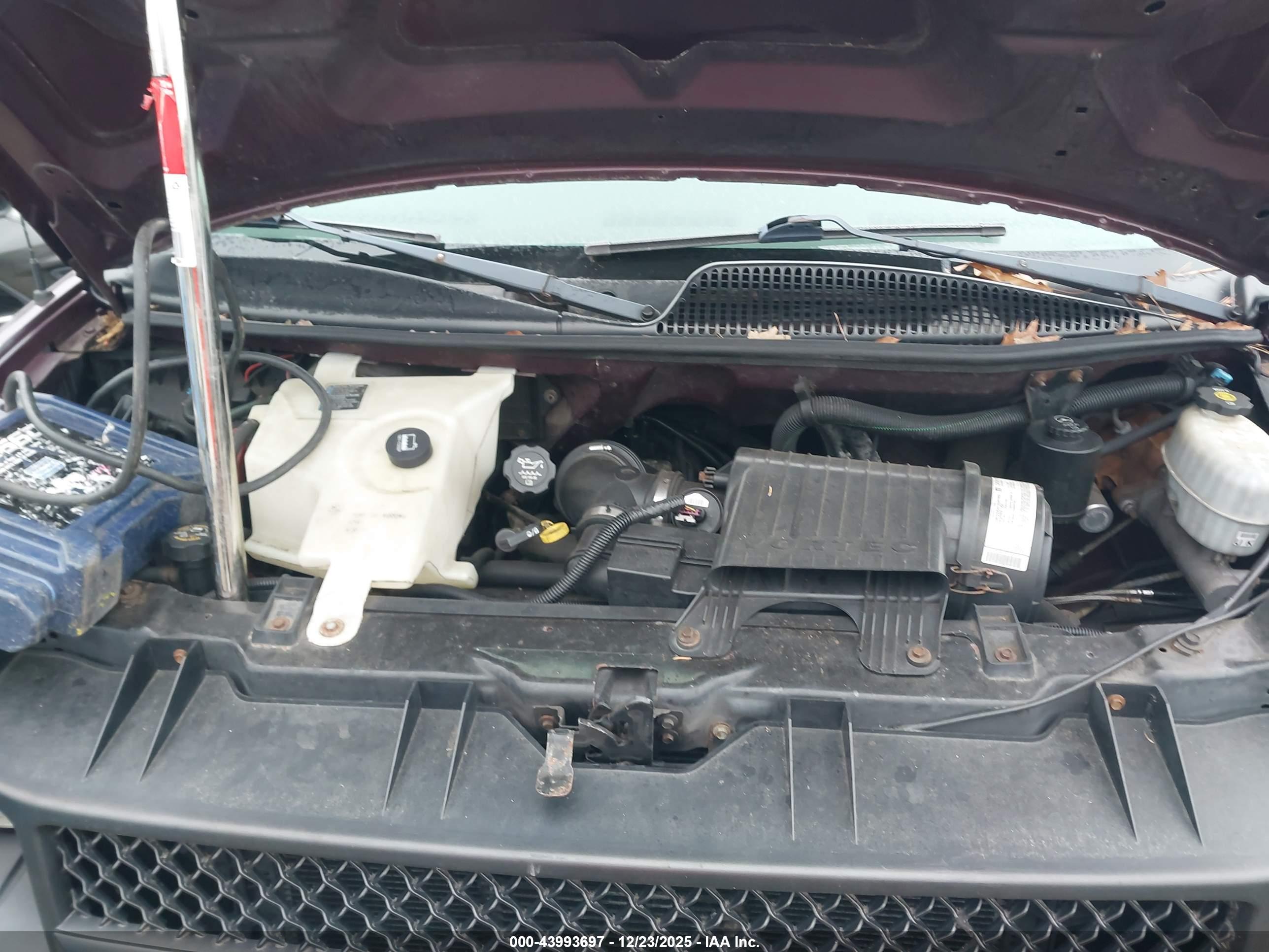 CHEVROLET EXPRESS image 10