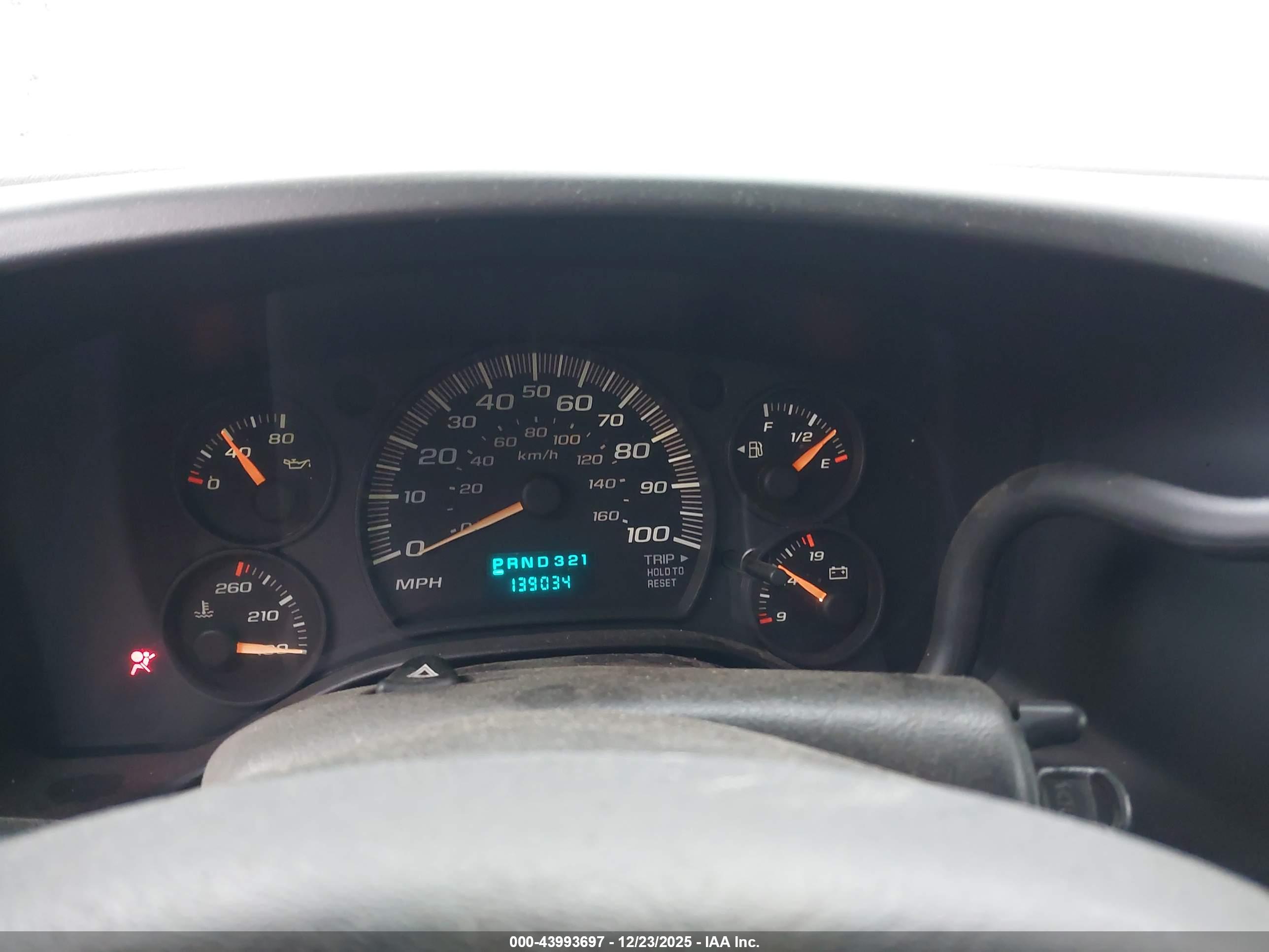 CHEVROLET EXPRESS image 7